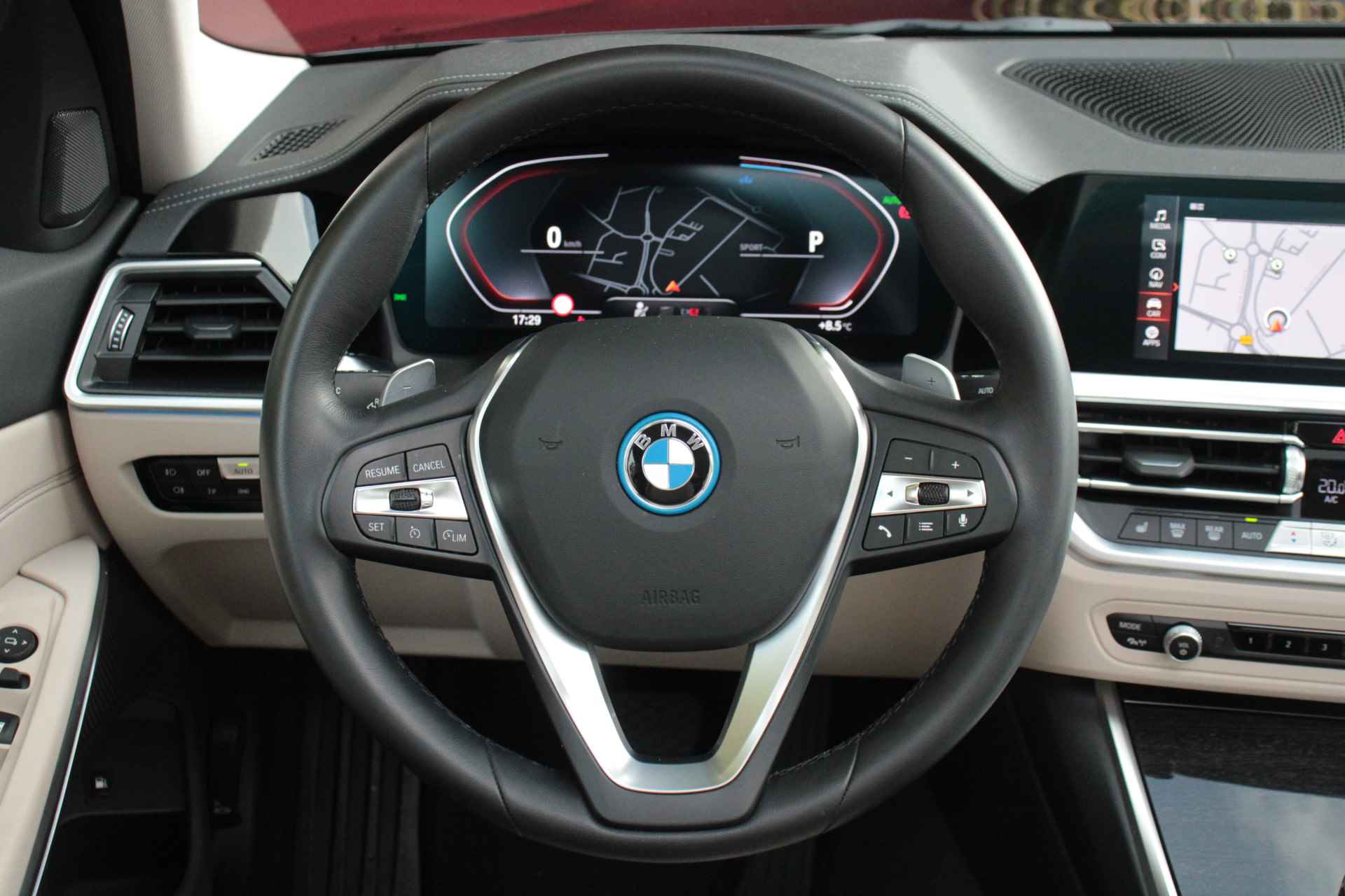 BMW 3-serie 330e High Executive 292 pk | Head-Up Display | Schuifdak | BLIS | Apple CarPlay/Android Auto | Cruise Control | Memory Seat | Pa - 12/27