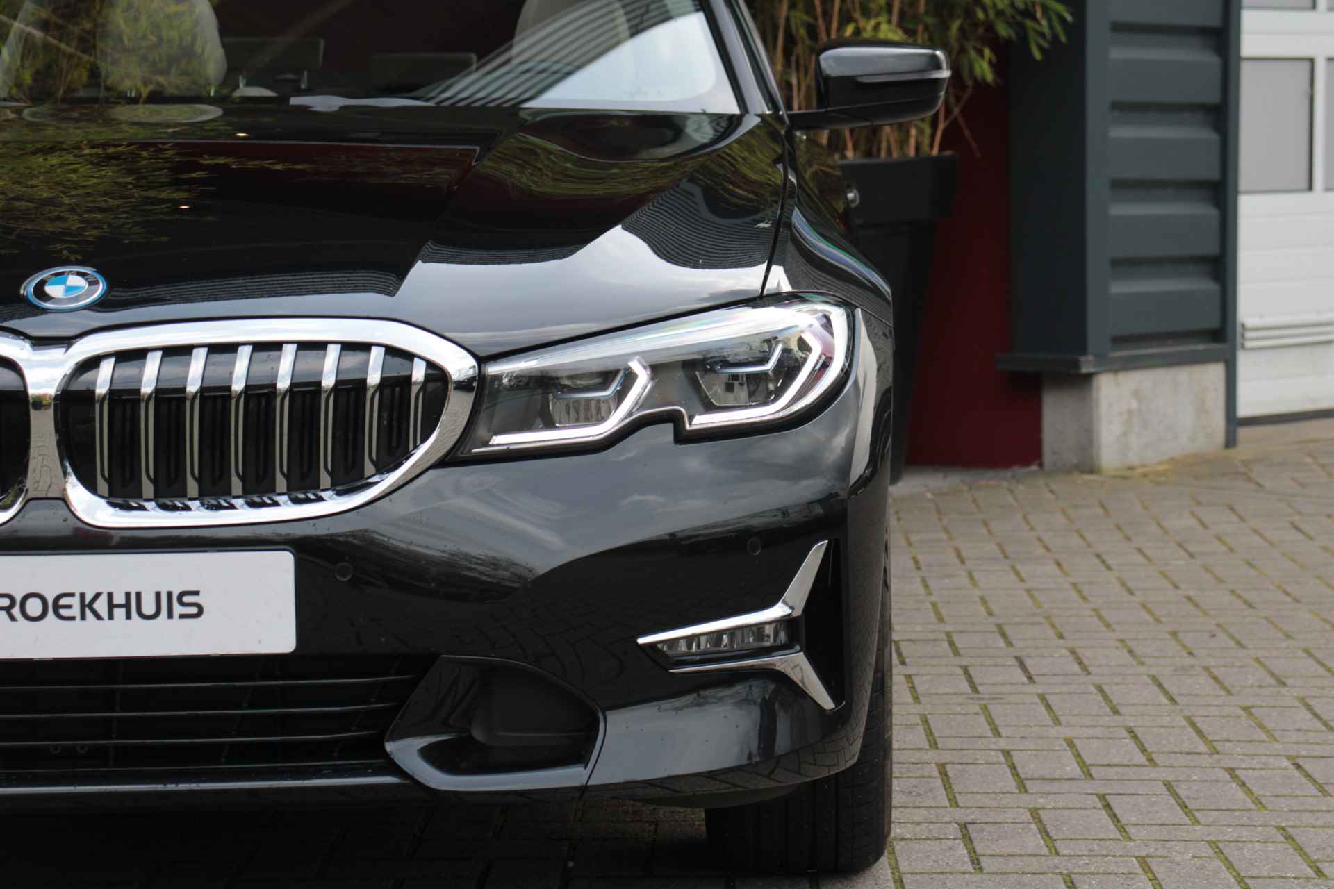 BMW 3-serie 330e High Executive 292 pk | Head-Up Display | Schuifdak | BLIS | Apple CarPlay/Android Auto | Cruise Control | Memory Seat | Pa - 25/27