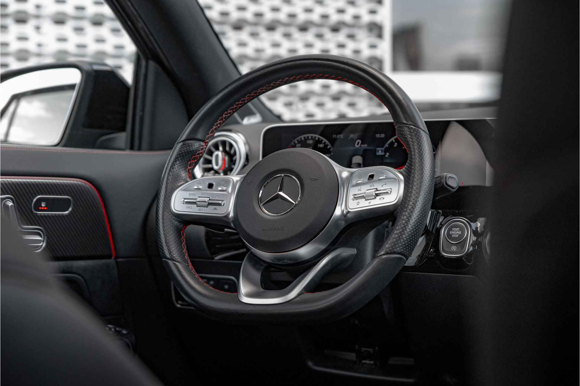 Mercedes-Benz GLA 250 AMG Line | Panoramadak | HUD | Trekhaak | Burmester | 19" | - 12/40