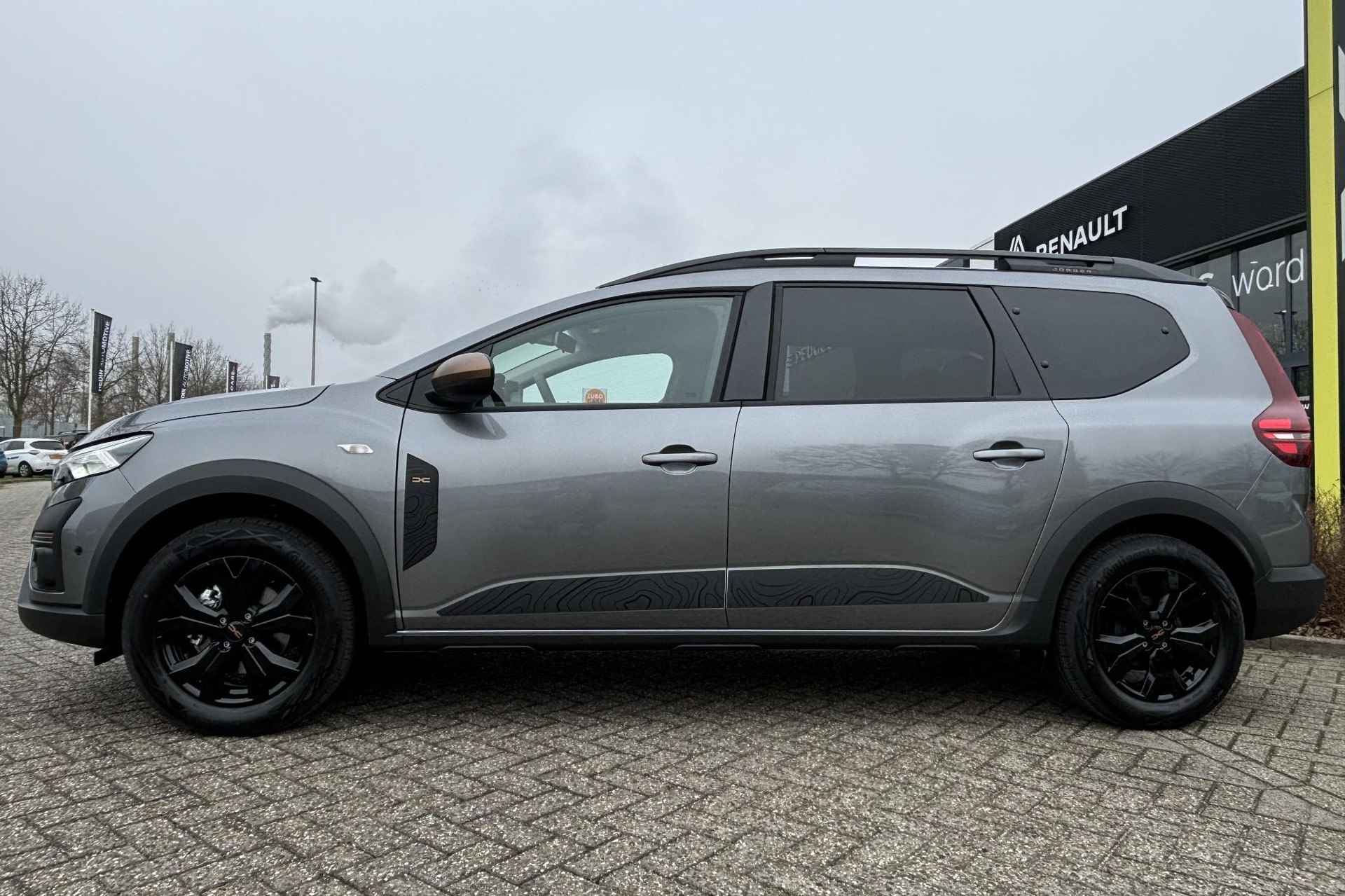 Dacia Jogger 1.6 Hybrid 140 Extreme 7p. "Pack Assist, Pack Navi, Direct Beschikbaar, ook voor Private Lease" - 8/35