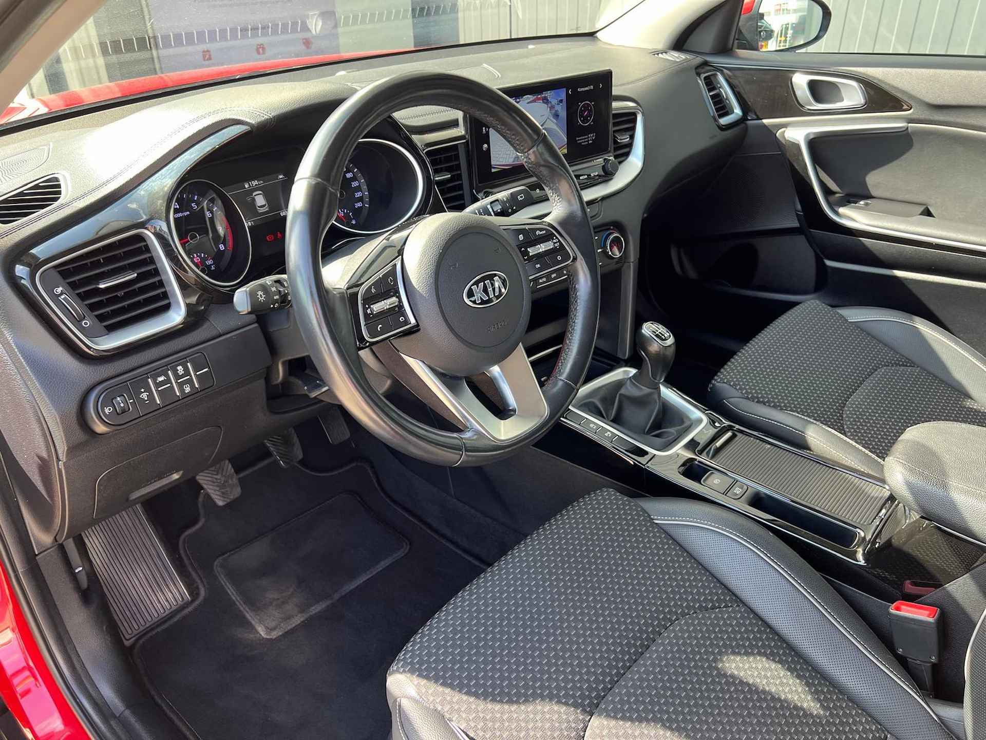 Kia XCeed 1.0 T-GDi DynamicLine All-season banden | Camera | Apple Carplay & Android Auto | 18-inch | Navigatie | Parkeersensoren - 11/28