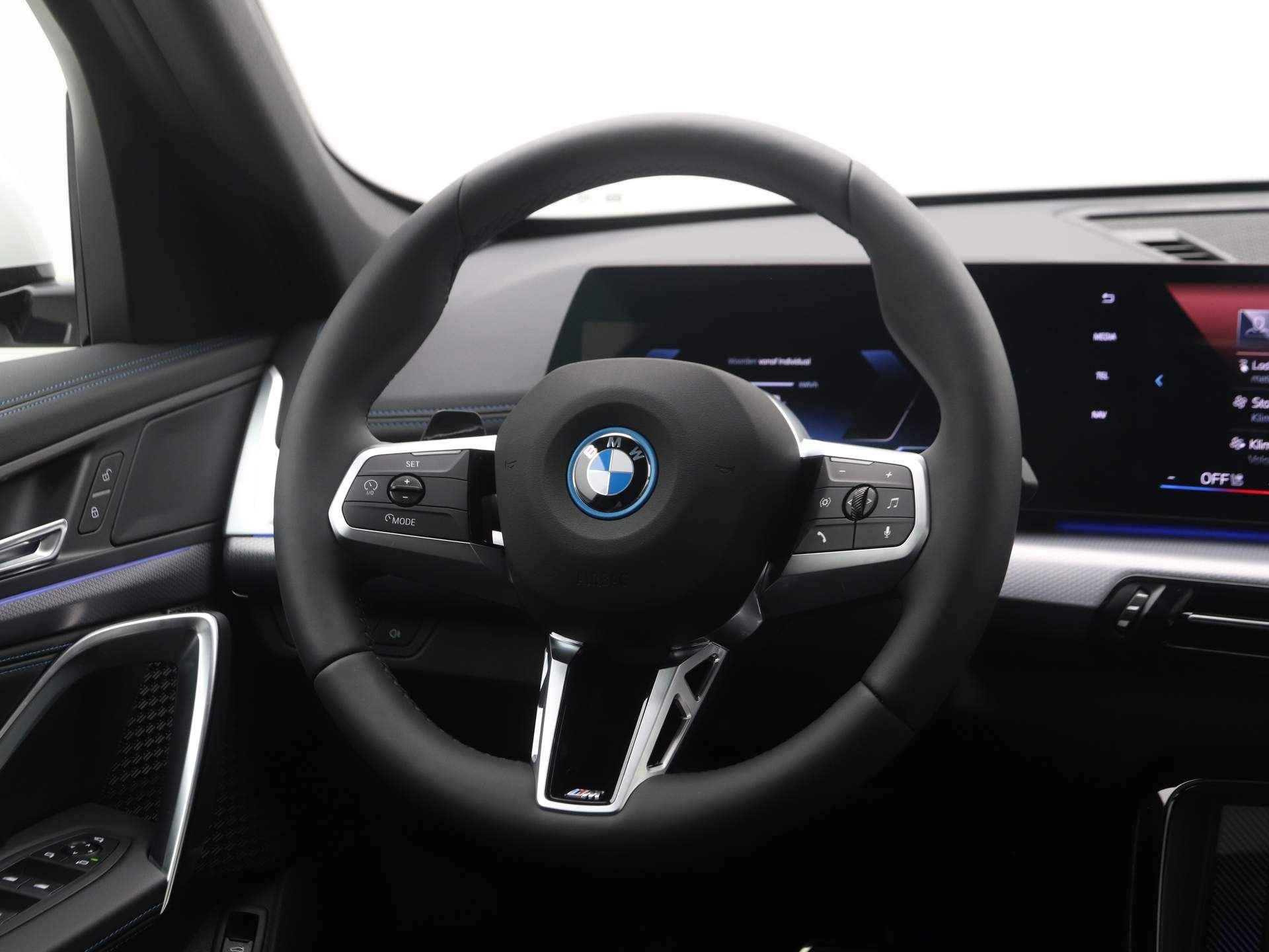 BMW iX1 eDrive20 M Sport 67 kWh - 2/22