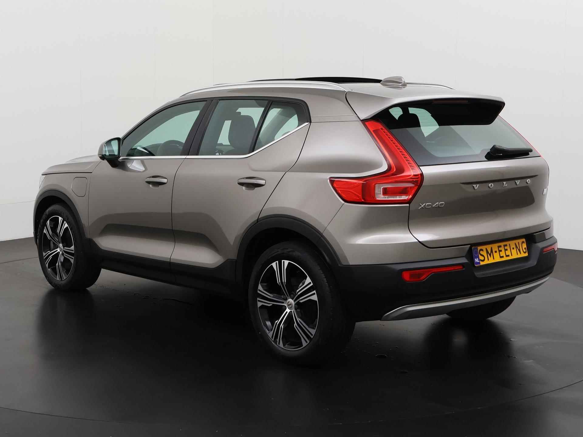 Volvo XC40 1.5 T5 Recharge Inscription | Panoramadak | Zondag Open! - 6/44