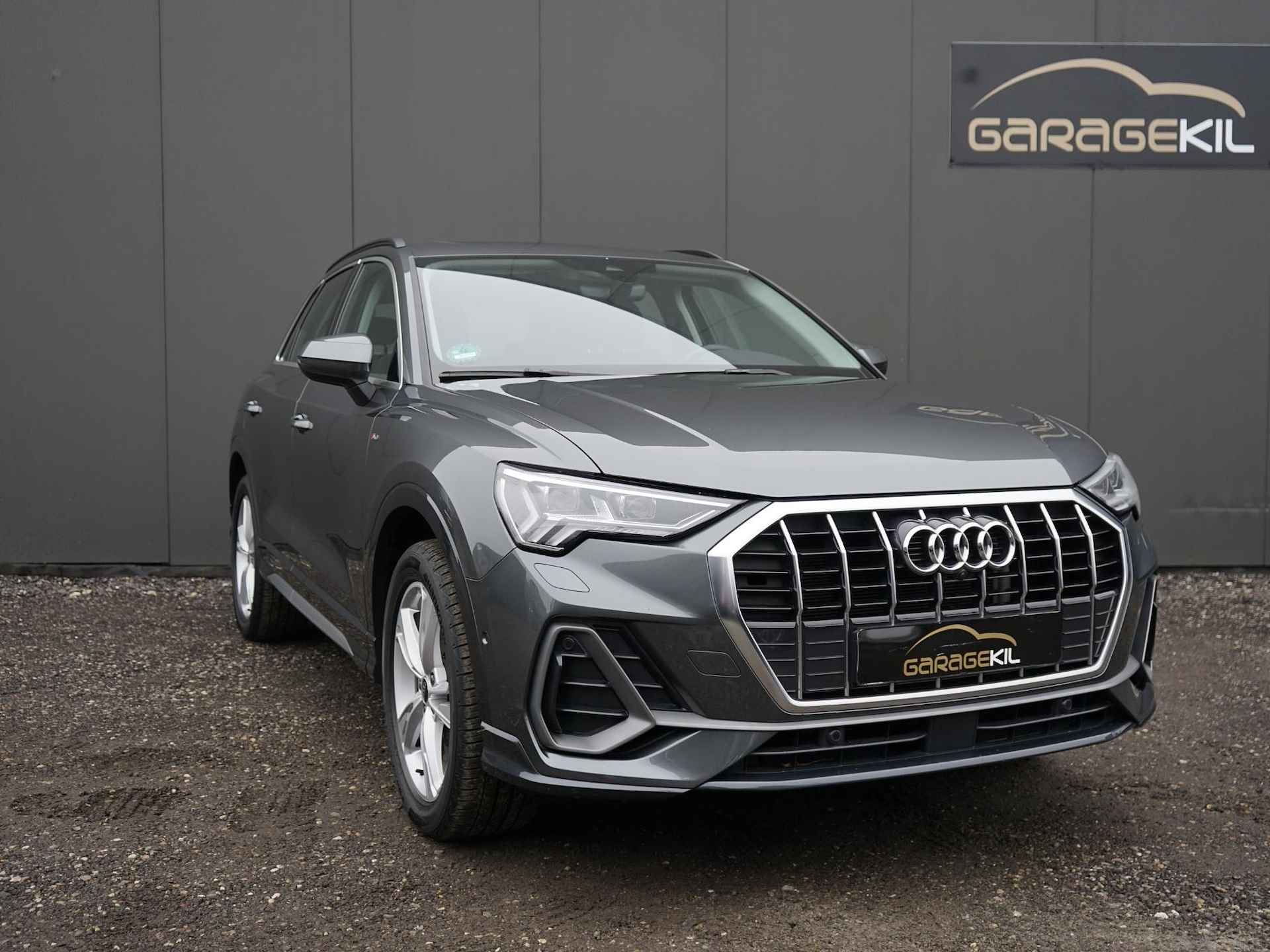 Audi Q3 45 TFSI e S edition 1ste eig. / Dealeronderh. / Audi Selection interieur / Ambiance plus / Matrix / Pano / 360 Camera / Adap. Cruise / - 4/36