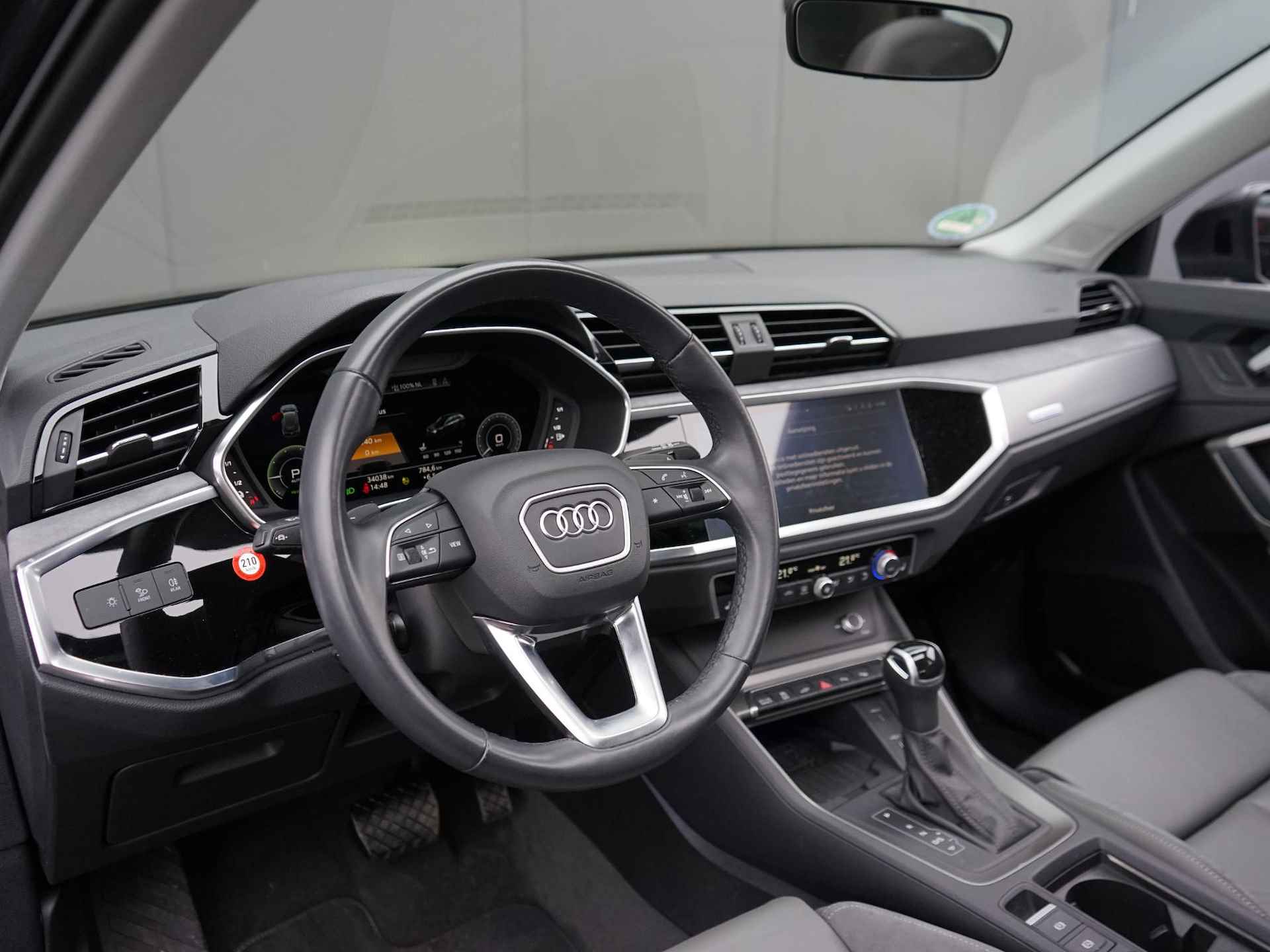 Audi Q3 45 TFSI e S edition 1ste eig. / Dealeronderh. / Audi Selection interieur / Ambiance plus / Matrix / Pano / 360 Camera / Adap. Cruise / - 15/36