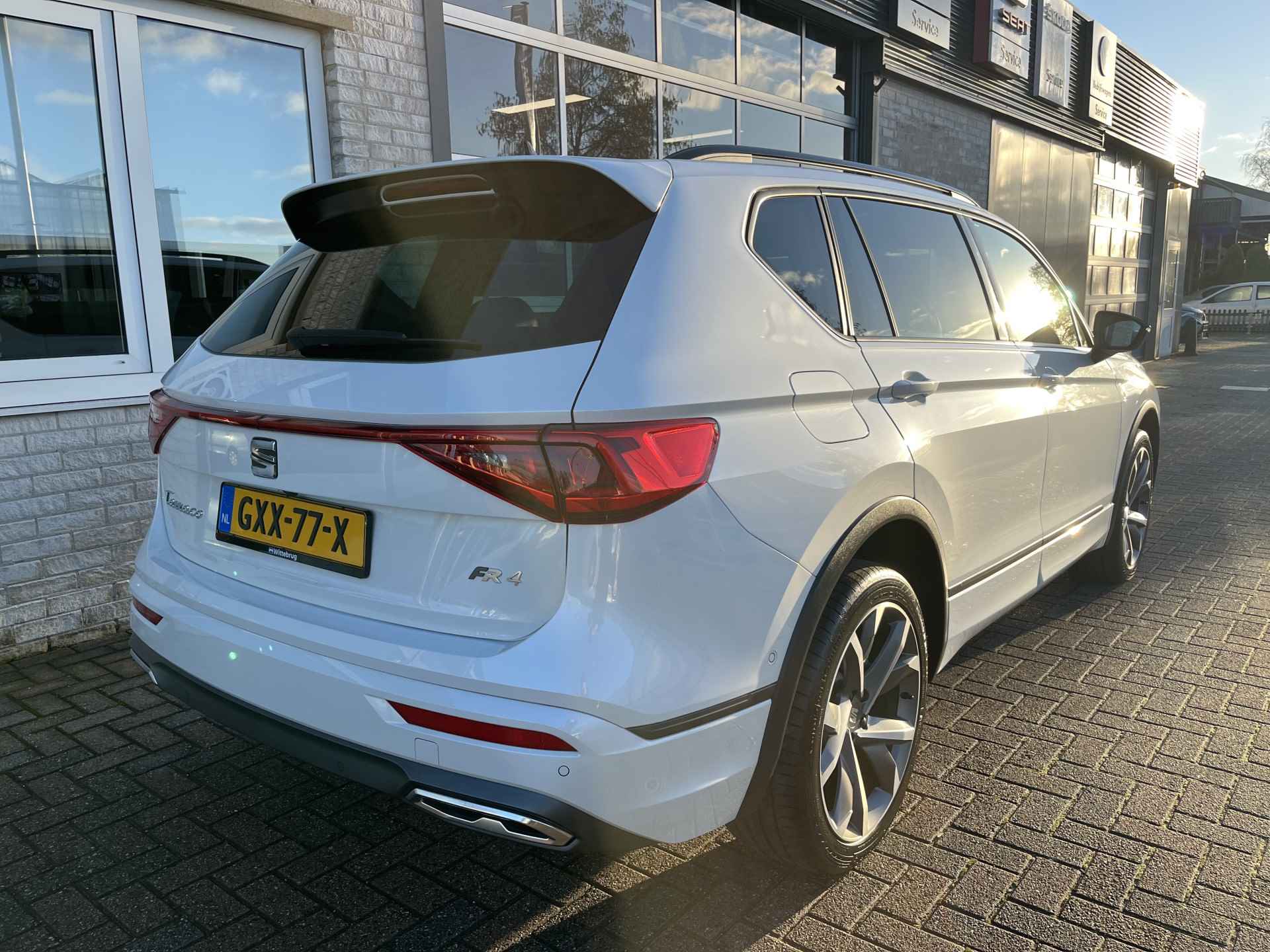 SEAT Tarraco 1.4 TSI e-Hybrid PHEV FR Business / AUTOMAAT/ FABRIEKS GARANTIE T/M 4-2026/ 10.000 KM/ PANO/ TREKHAAK/ CAMERA/ PARK. SENSOREN/ DCC/ MATRIX/ MEMORY SEATS/ KEYLESS/ STOELVERWARM. V&A/ ADAPT. CRUISE/ APP CONNECT/ NAVI/ CLIMA/ - 37/42