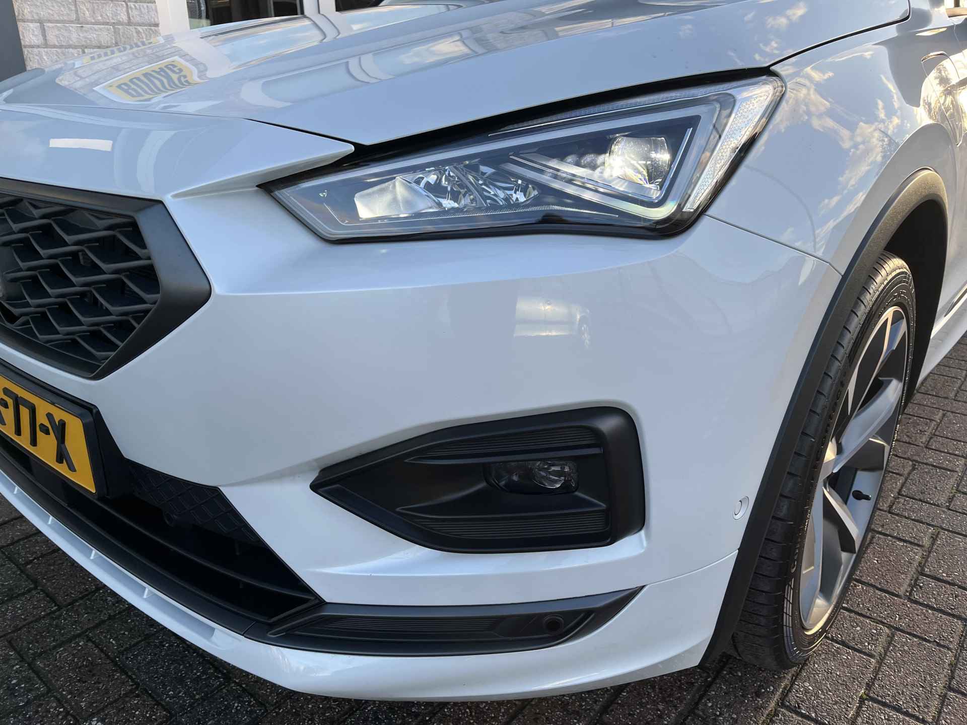 SEAT Tarraco 1.4 TSI e-Hybrid PHEV FR Business / AUTOMAAT/ FABRIEKS GARANTIE T/M 4-2026/ 10.000 KM/ PANO/ TREKHAAK/ CAMERA/ PARK. SENSOREN/ DCC/ MATRIX/ MEMORY SEATS/ KEYLESS/ STOELVERWARM. V&A/ ADAPT. CRUISE/ APP CONNECT/ NAVI/ CLIMA/ - 40/42