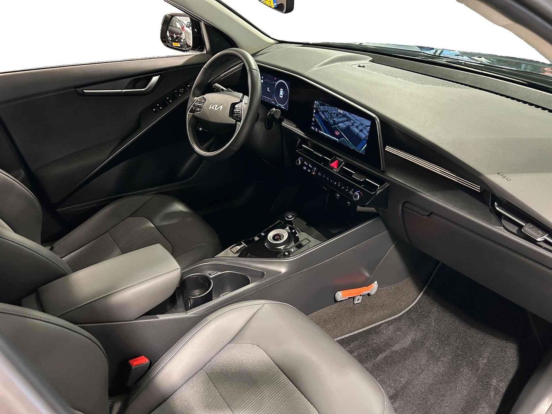 Kia Niro 1.6 GDi Hybrid DynamicLine | Trekhaak Vaste Kogel + 13 polige Stekker | Navi | Apple Carplay / Android Auto | Parkeersensoren Voor + Achter | Achteruitrijcamera | Licht + Regensensor | 16"Lichtmetalen Velgen | Cruise Control Adaptief | Rijstrooksensor + Correctie - 28/31