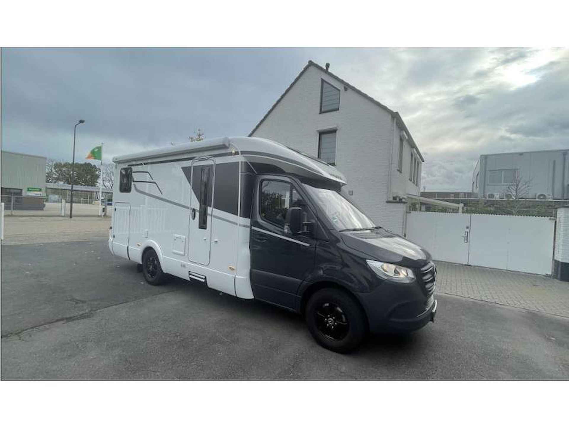 Hymer Tramp S 585  - 2 lengtebedden - 3/9