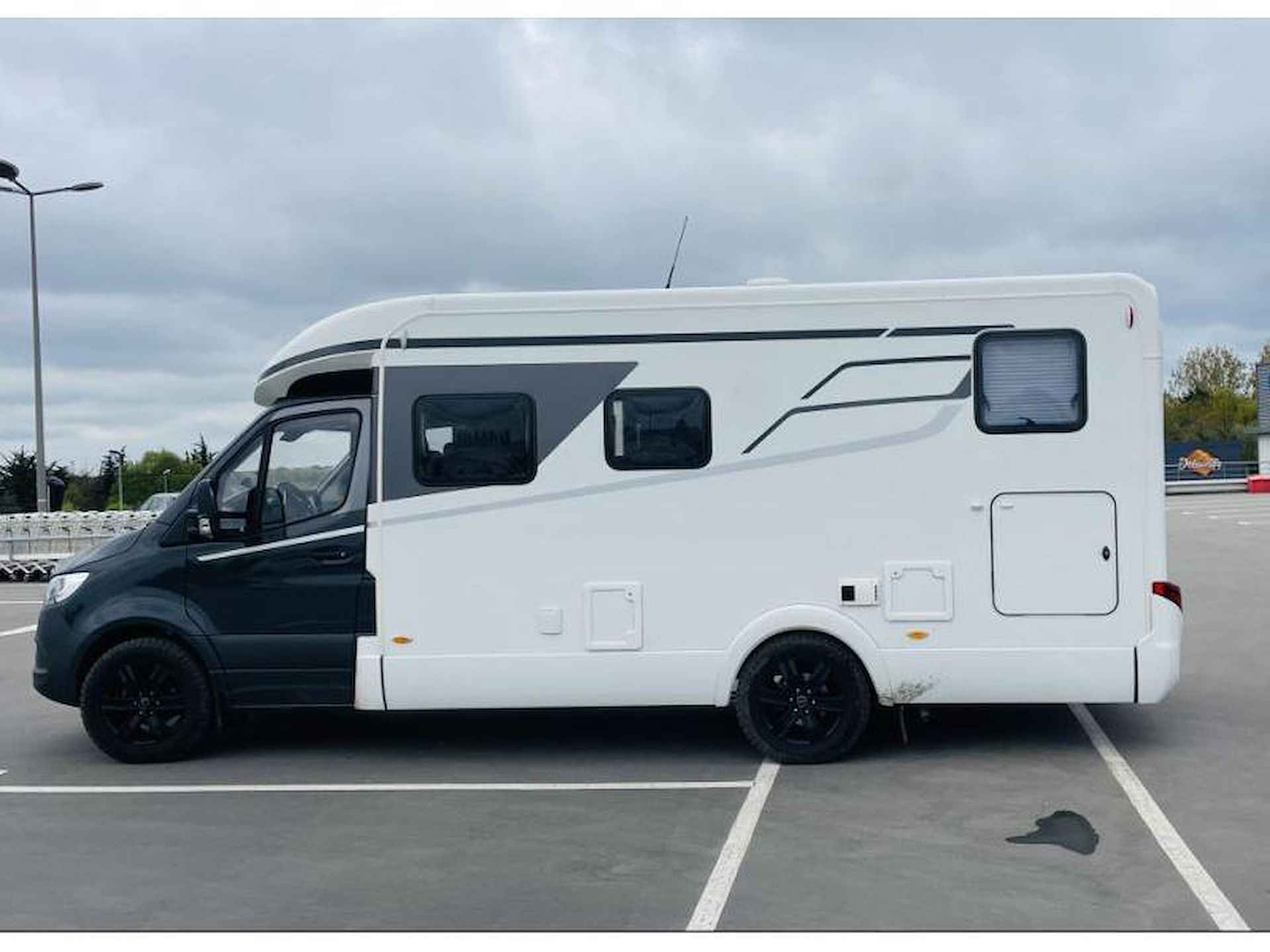 Hymer Tramp S 585  - 2 lengtebedden - 4/9