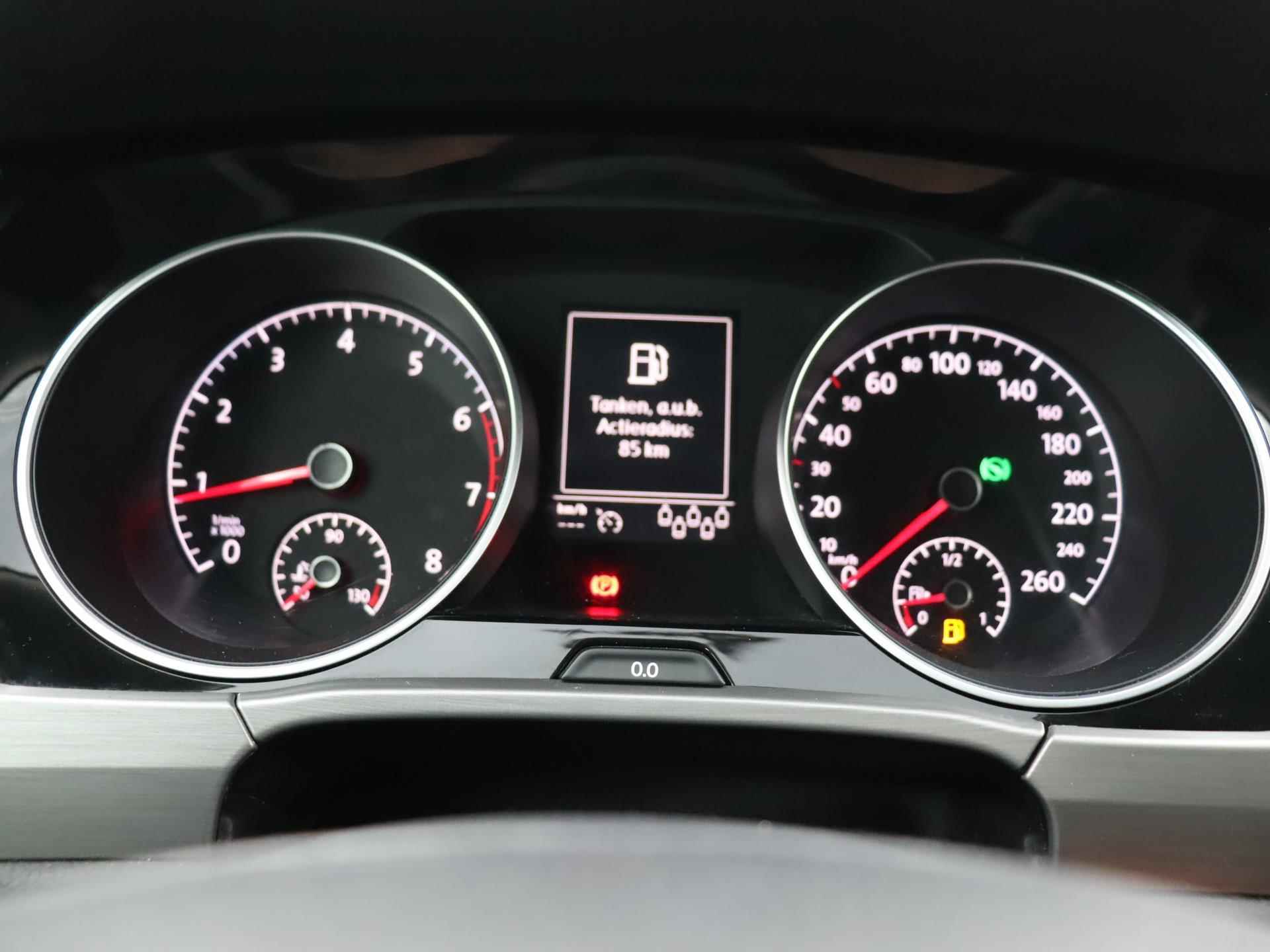 Volkswagen Touran 1.4 TSI Connected Series 7p | Navigatie | Stoelverwarming | Parkeerhulp | Climate Control | - 12/35