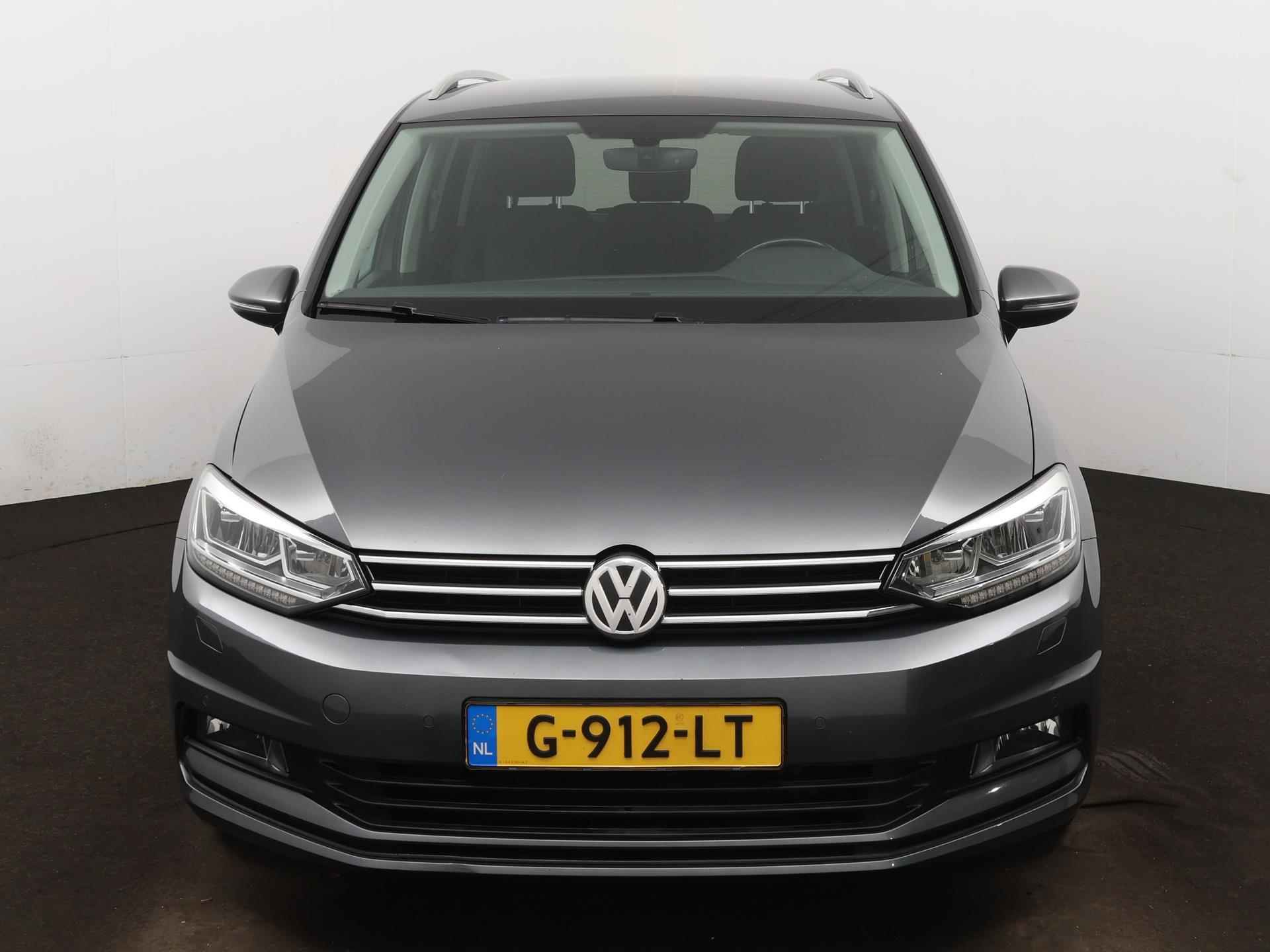 Volkswagen Touran 1.4 TSI Connected Series 7p | Navigatie | Stoelverwarming | Parkeerhulp | Climate Control | - 5/35