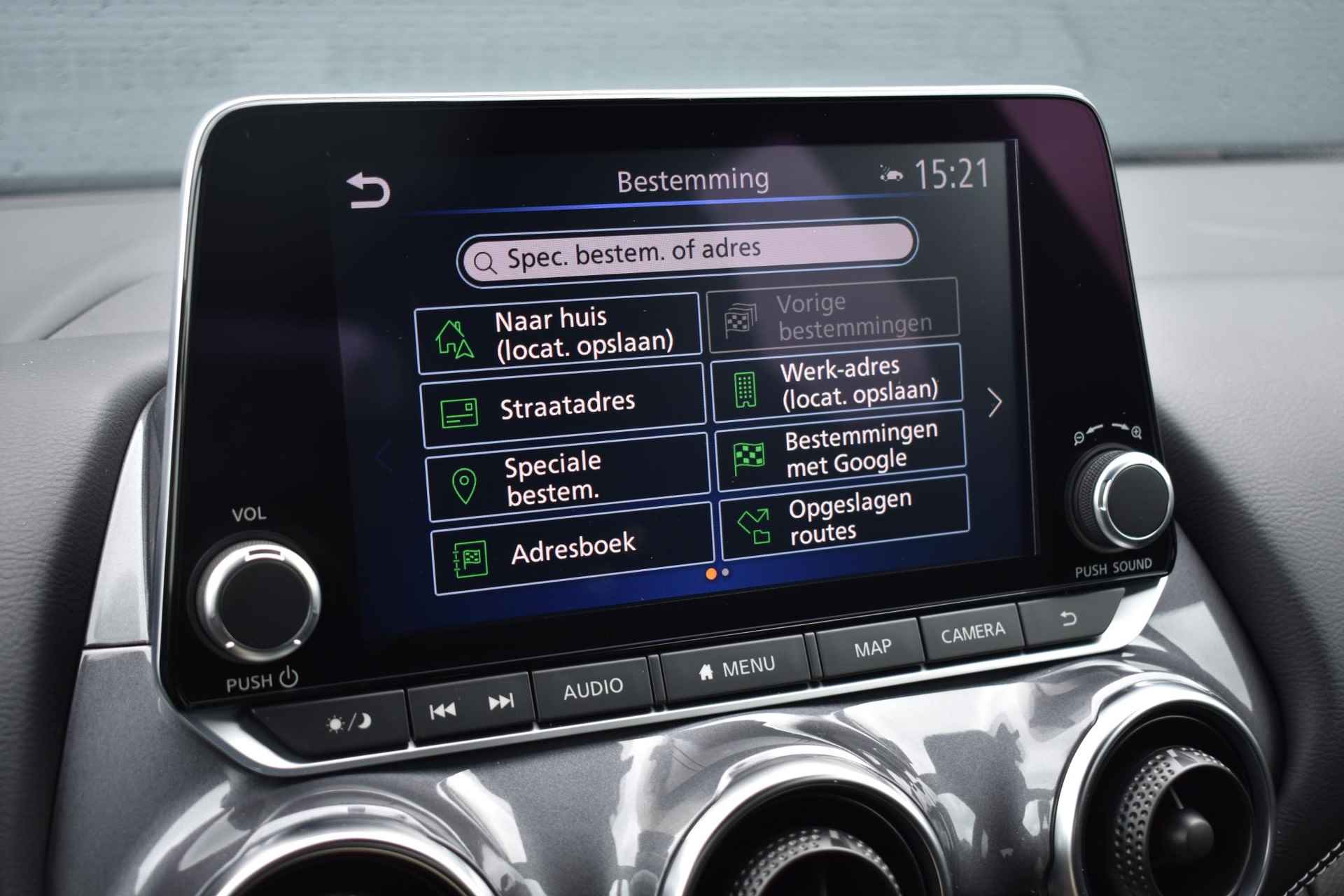 Nissan Juke 1.0 DIG-T N-Design 115pk | Automaat | Navigatie | Rondom camera | Cruise Control Adaptief | Apple Carplay/Android Auto | LED Koplampen | LMV 19'' - 26/39