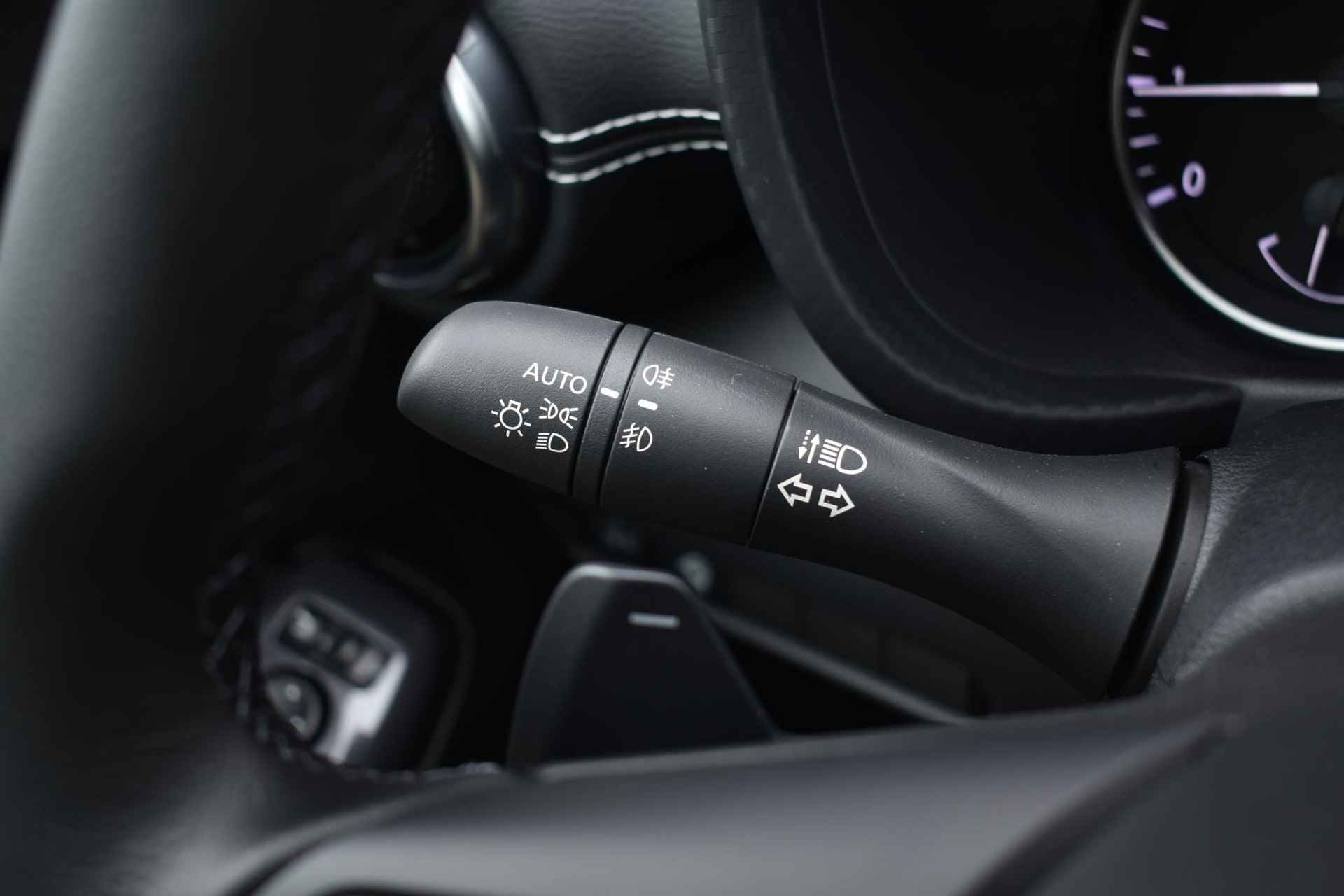 Nissan Juke 1.0 DIG-T N-Design 115pk | Automaat | Navigatie | Rondom camera | Cruise Control Adaptief | Apple Carplay/Android Auto | LED Koplampen | LMV 19'' - 35/39