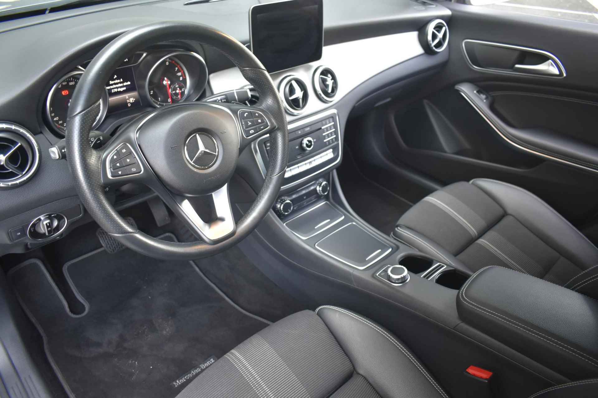 Mercedes-Benz CLA-klasse Shooting Brake 180 Business Solution Camera / Navigatie / Stoelverwarming - 3/43