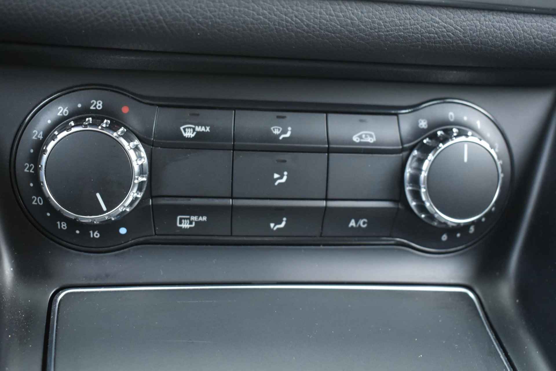 Mercedes-Benz CLA-klasse Shooting Brake 180 Business Solution Camera / Navigatie / Stoelverwarming - 24/43