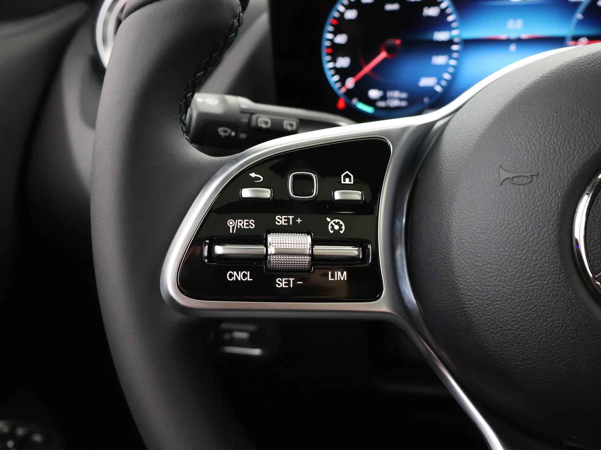 Mercedes-Benz EQA 250+ Business Edition | Panoramadak | Stoelgeheugen | Keyless Entry | 360-camera | MBUX Augmented Reality | Apple Carplay | Privacy Glass | Stoelverwarming | Sfeerverlichting | DAB+ Radio | - 11/52