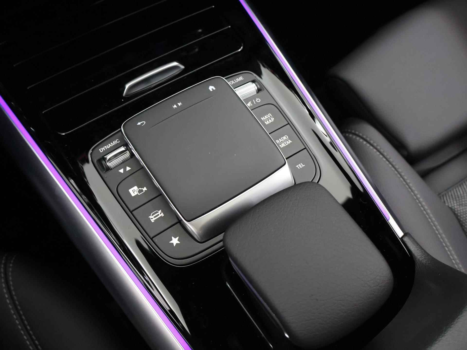 Mercedes-Benz EQA 250+ Business Edition | Panoramadak | Stoelgeheugen | Keyless Entry | 360-camera | MBUX Augmented Reality | Apple Carplay | Privacy Glass | Stoelverwarming | Sfeerverlichting | DAB+ Radio | - 19/52