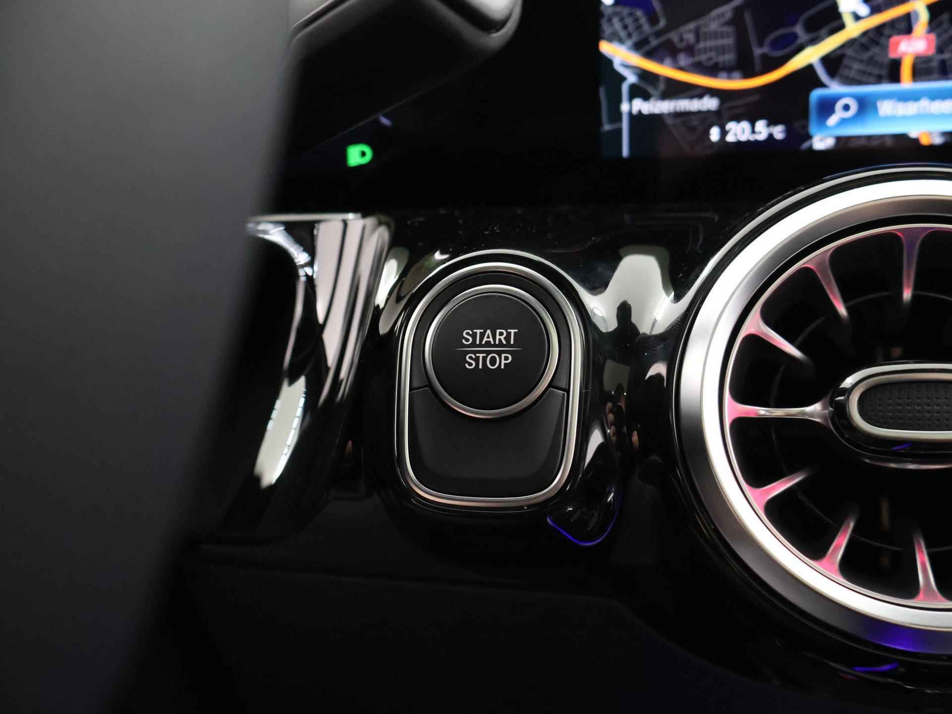 Mercedes-Benz EQA 250+ Business Edition | Panoramadak | Stoelgeheugen | Keyless Entry | 360-camera | MBUX Augmented Reality | Apple Carplay | Privacy Glass | Stoelverwarming | Sfeerverlichting | DAB+ Radio | - 24/52
