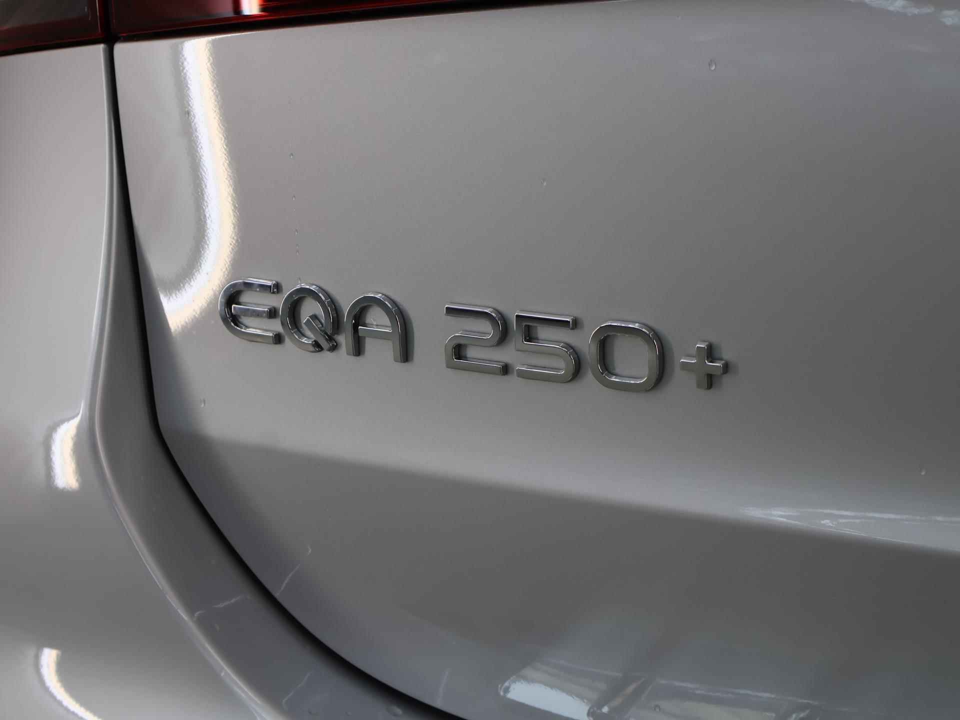 Mercedes-Benz EQA 250+ Business Edition | Panoramadak | Stoelgeheugen | Keyless Entry | 360-camera | MBUX Augmented Reality | Apple Carplay | Privacy Glass | Stoelverwarming | Sfeerverlichting | DAB+ Radio | - 34/52
