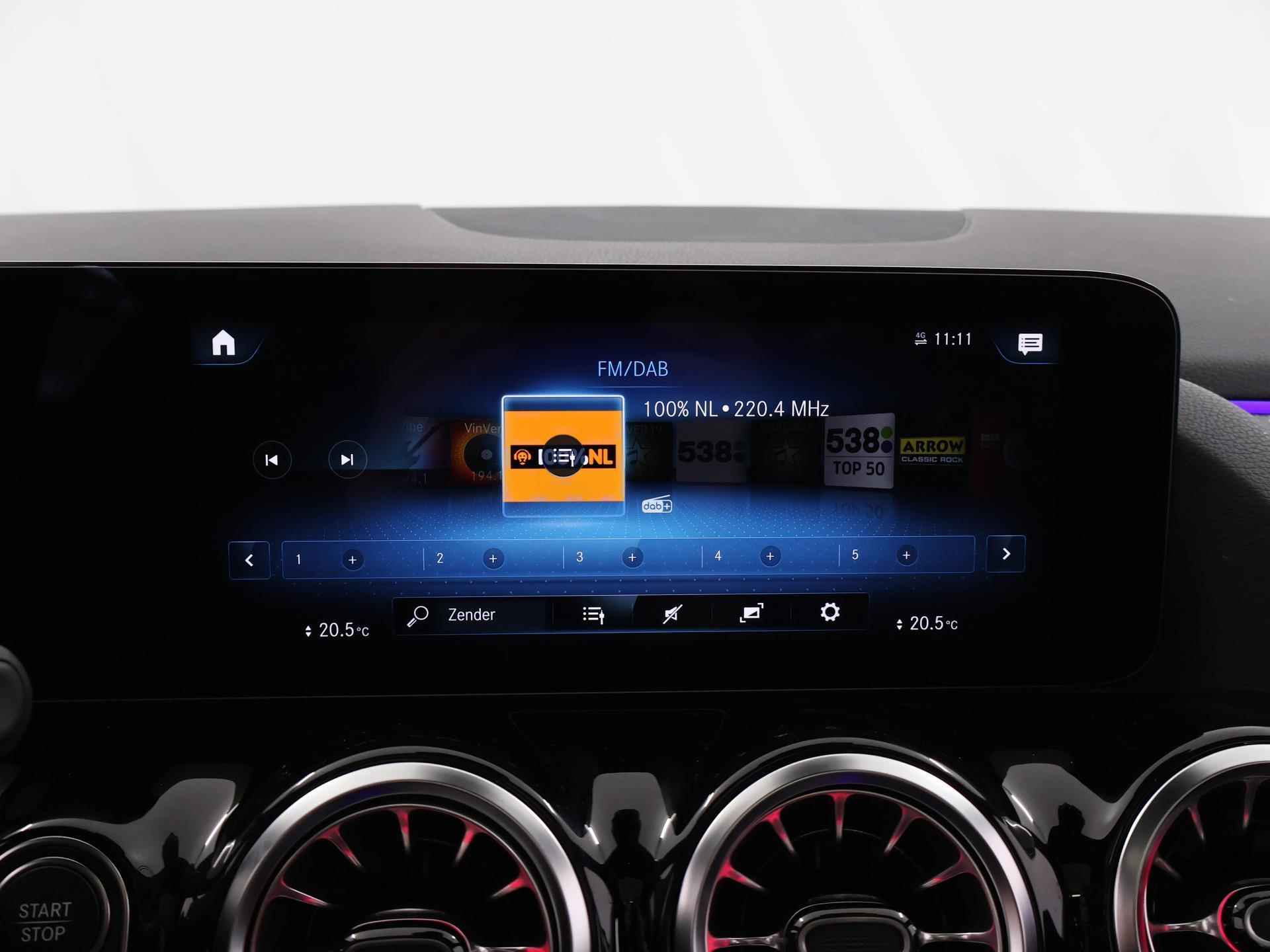 Mercedes-Benz EQA 250+ Business Edition | Panoramadak | Stoelgeheugen | Keyless Entry | 360-camera | MBUX Augmented Reality | Apple Carplay | Privacy Glass | Stoelverwarming | Sfeerverlichting | DAB+ Radio | - 41/52