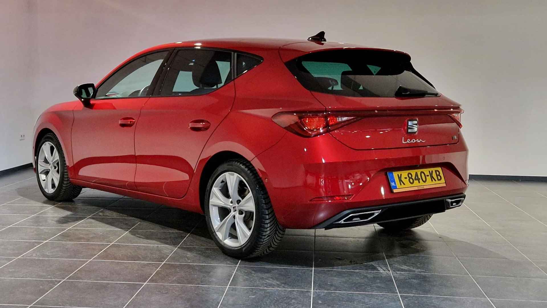 SEAT Leon 1.5 eTSI FR Launch Edition | Camera | Keyless | Stoelverwarming - 9/29