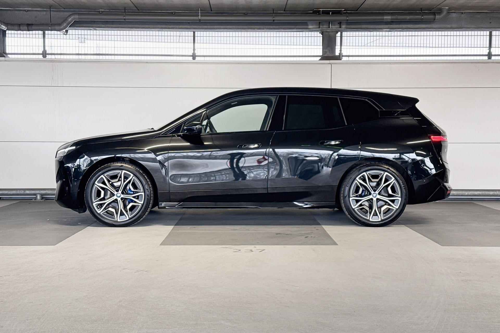 BMW iX xDrive40 Business Edition Plus 77 kWh - 2/25