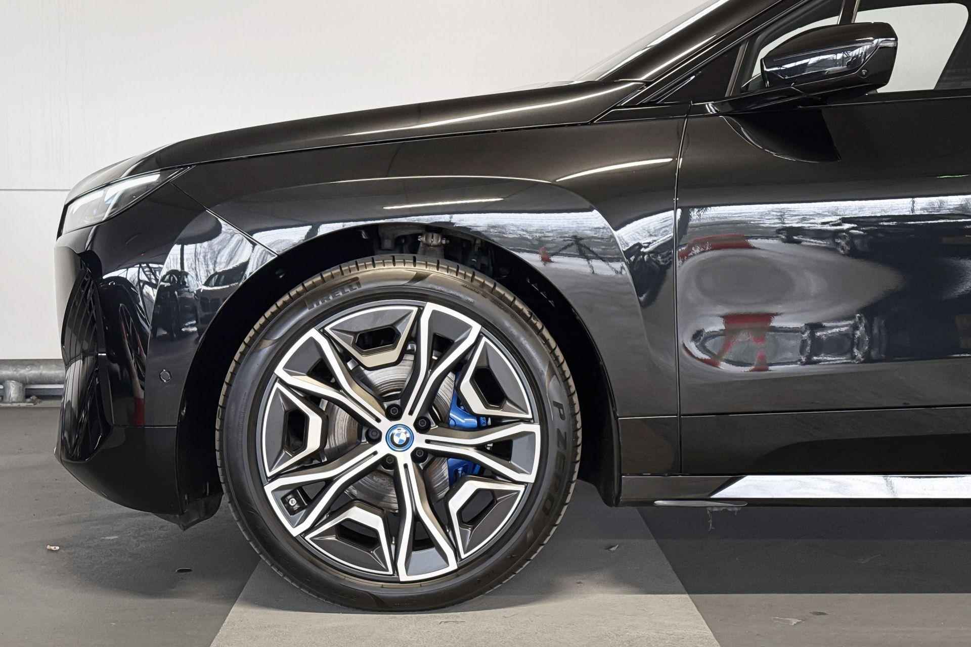 BMW iX xDrive40 Business Edition Plus 77 kWh - 4/25