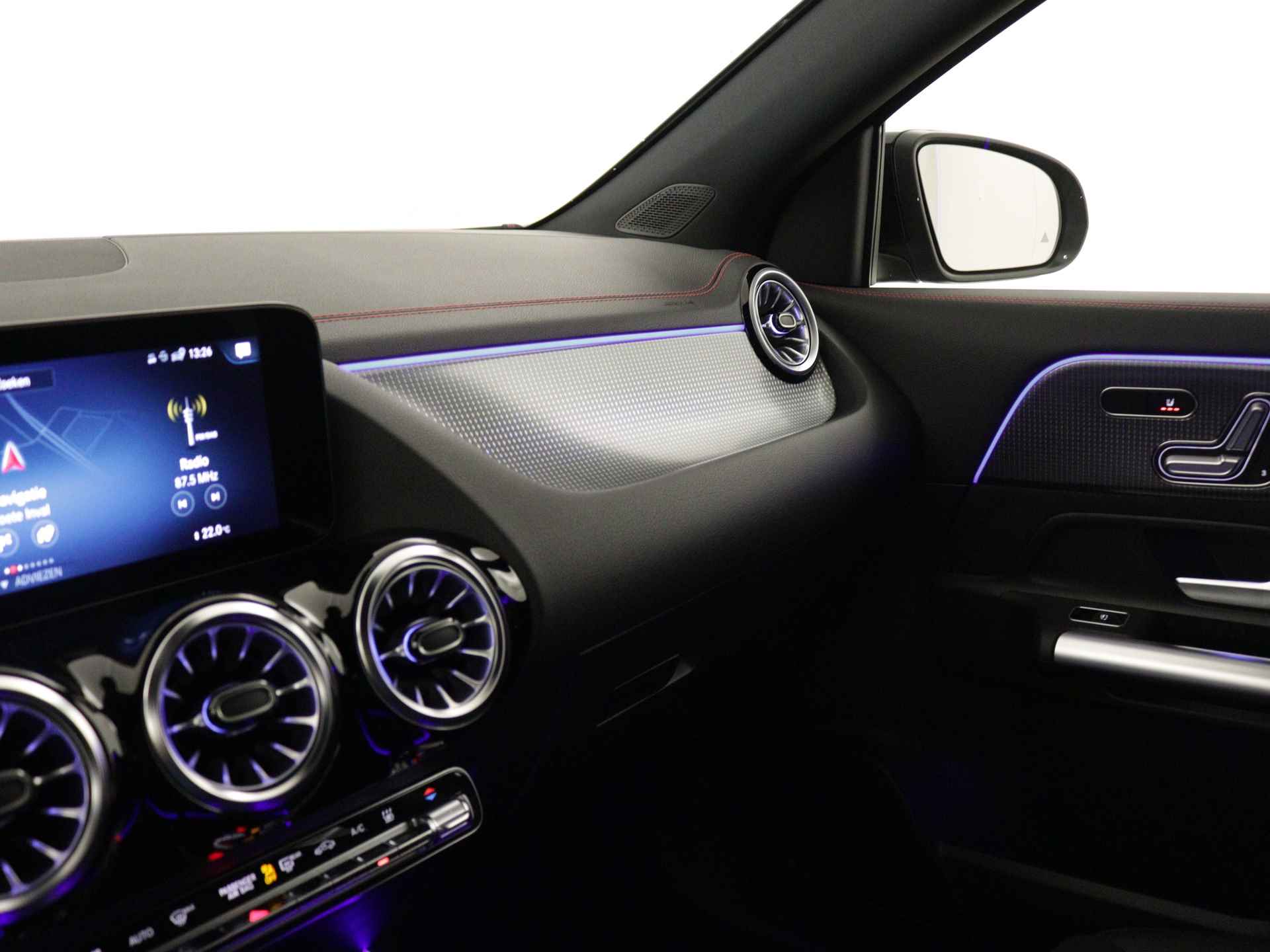 Mercedes-Benz EQA 250+ Business Edition 71 kWh | Trekhaak | Nightpakket | AMG Line | Business Plus pakket | Stoelverwarming vooraan | Dodehoekassistent | Sfeerverlichting | KEYLESS-GO comfort pakket | - 7/39