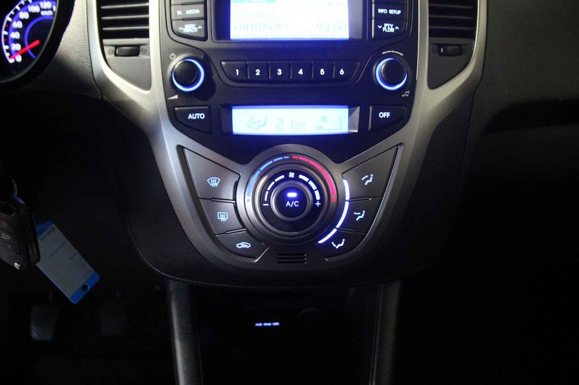 HYUNDAI Ix20 1.6I I-VISION NAP! CRUISE CLIMA USB AUX TREKHAAK PDC ALL-IN PRIJ - 21/49