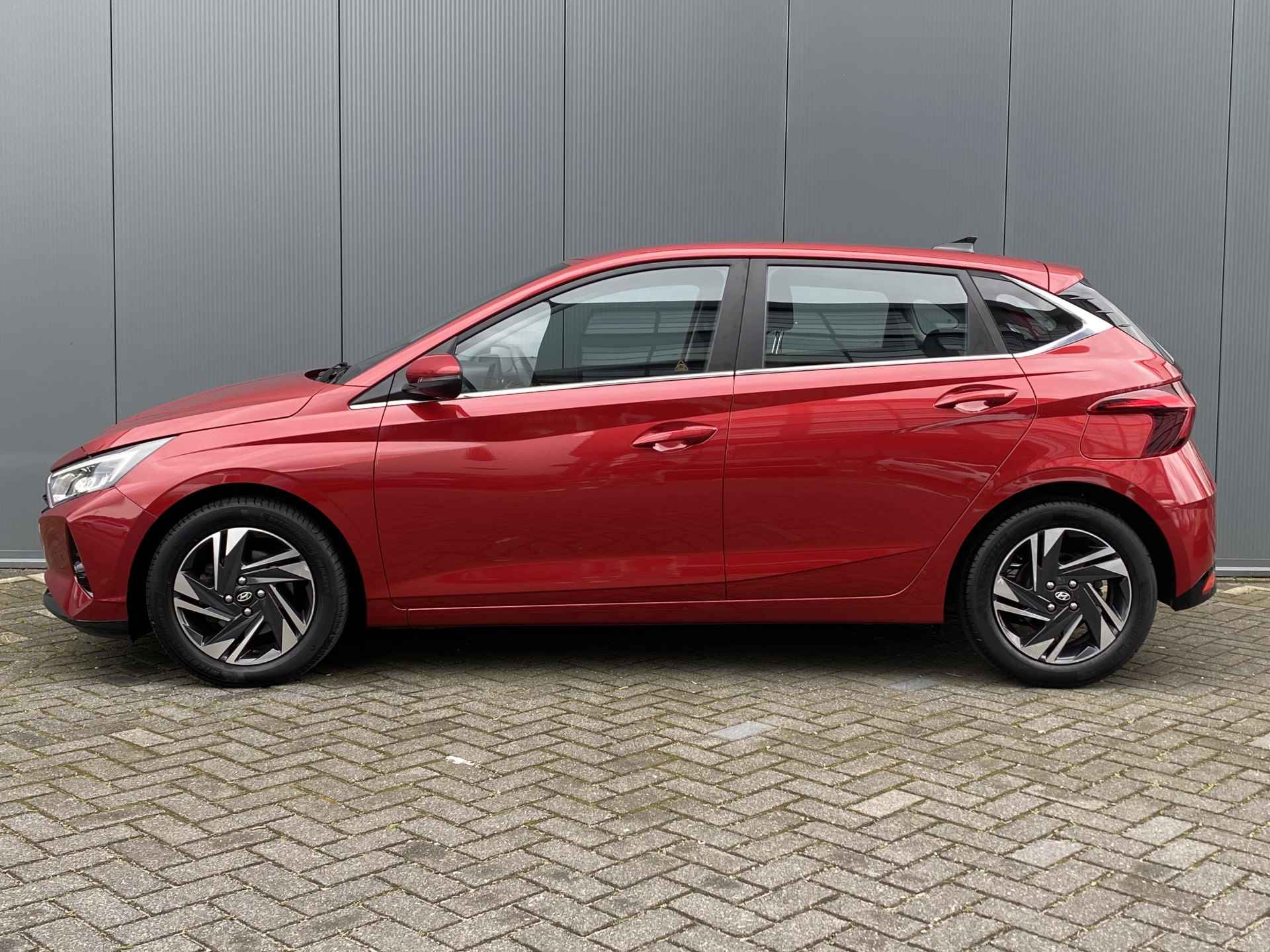 Hyundai i20 1.0 T-GDI 100pk Comfort | Carplay Navigatie| Stoel-Stuurverwarming | Climate controle | Camera | Lichtmetalen velgen - 2/21