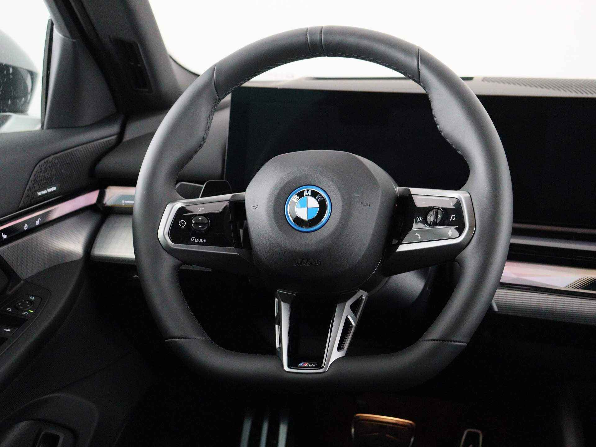 BMW i5 eDrive40 Sedan M Sportpakket - 3/25