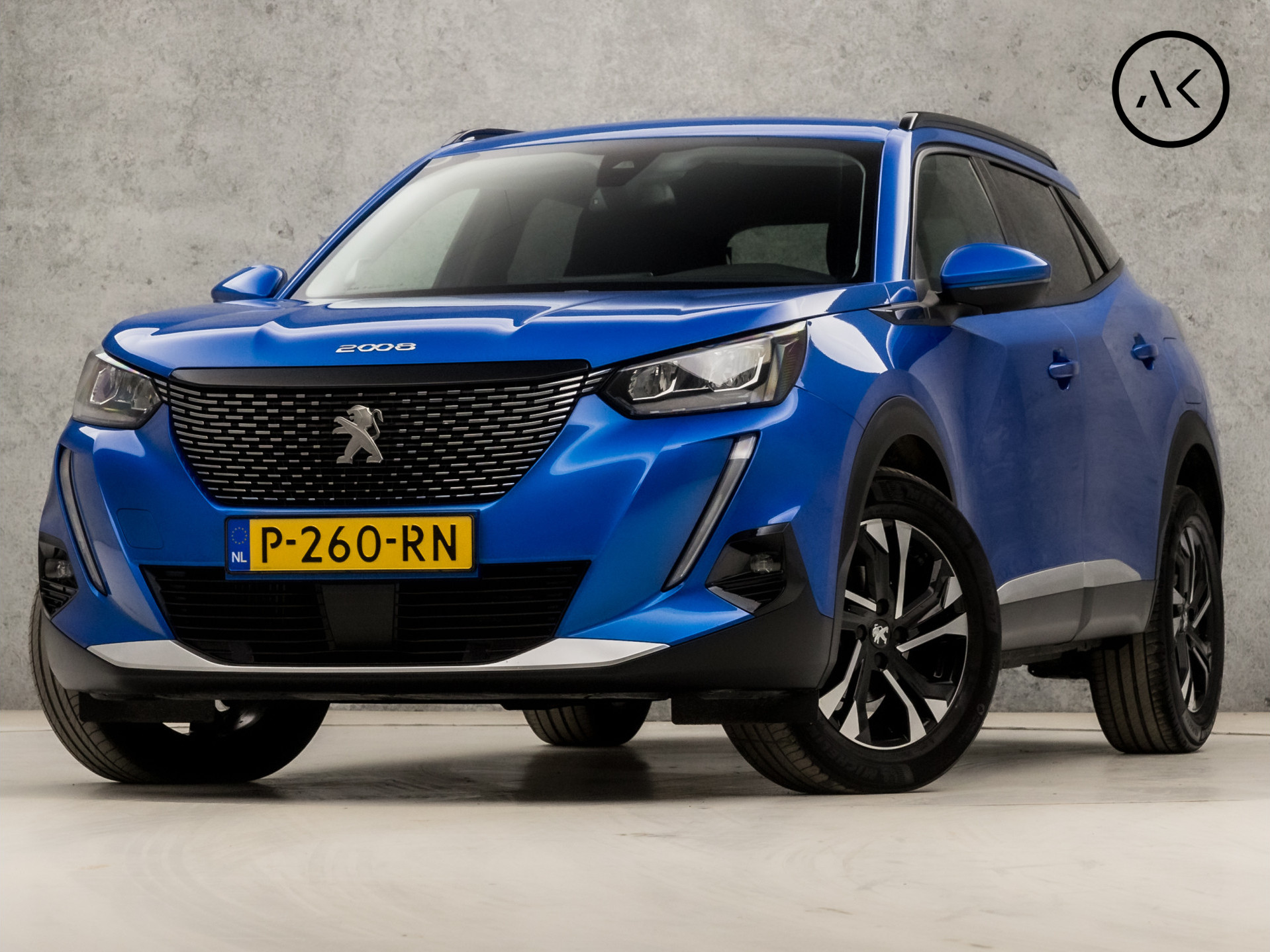 Peugeot 2008 1.2 PureTech Allure Sport (NIEUW MODEL, NAVIGATIE, 360 CAMERA, STOELVERWARMING, LEDER, SPORTSTOELEN, GETINT GLAS, CRUISE, NIEUWE APK, NIEUWSTAAT)