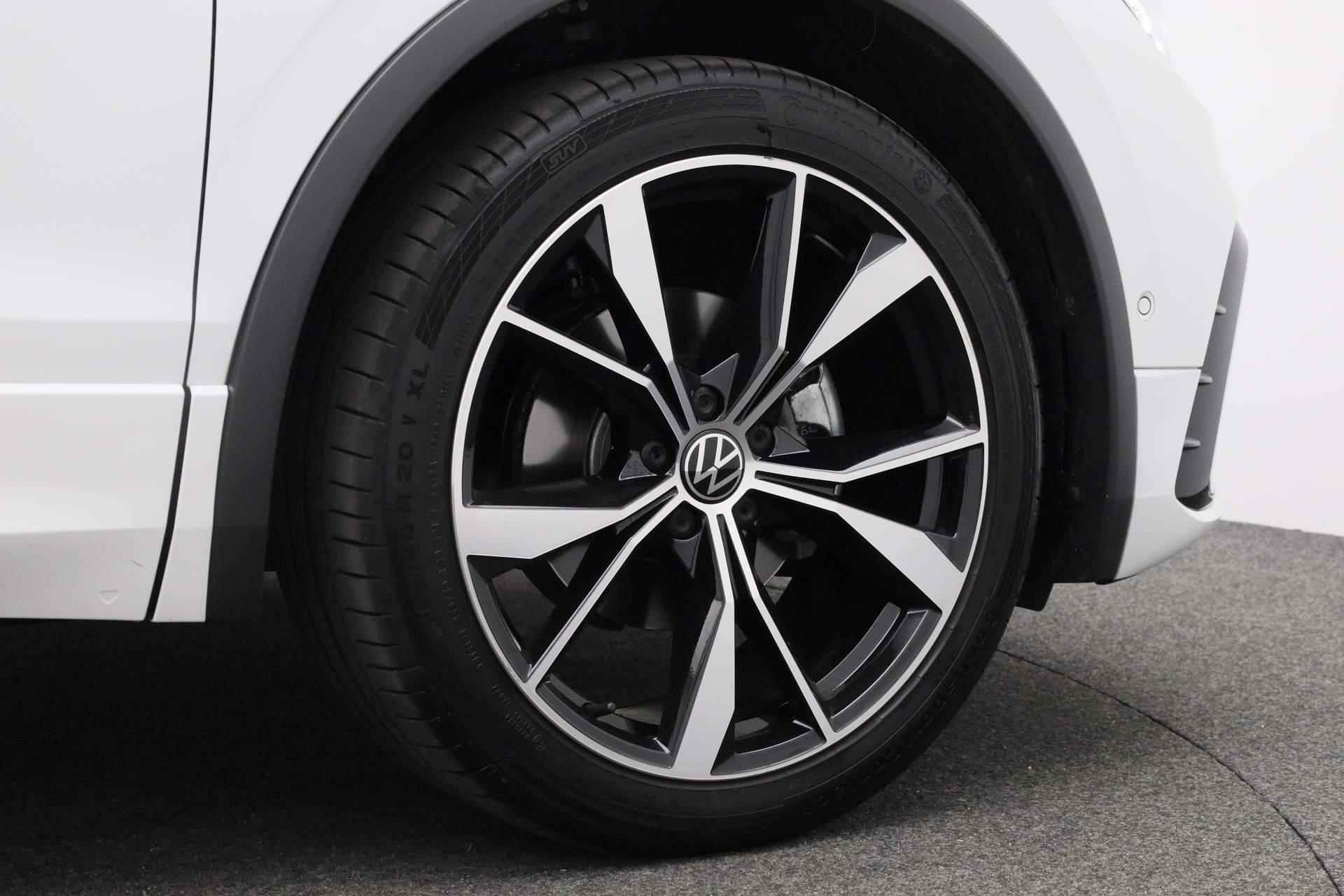 Volkswagen Tiguan 1.5 TSI 150PK DSG R-Line Business+ | Pano | IQ Light | Stuur-/stoelverwarming | Camera | 20" inch - 17/47