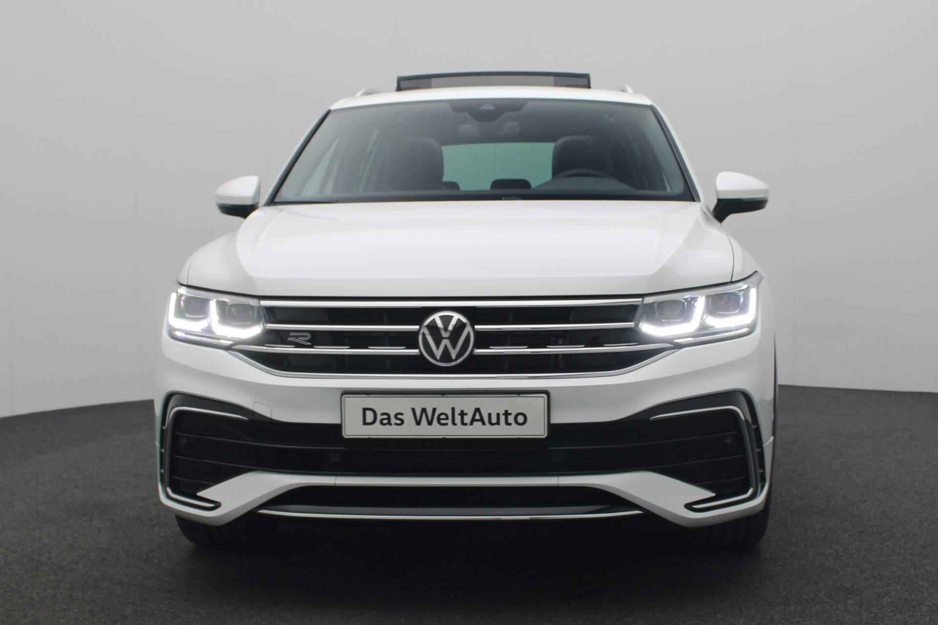 Volkswagen Tiguan 1.5 TSI 150PK DSG R-Line Business+ | Pano | IQ Light | Stuur-/stoelverwarming | Camera | 20" inch - 19/47
