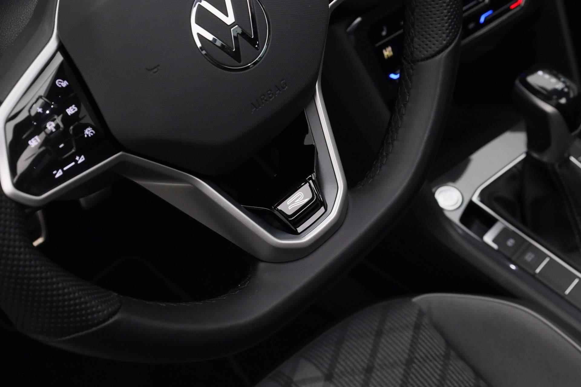 Volkswagen Tiguan 1.5 TSI 150PK DSG R-Line Business+ | Pano | IQ Light | Stuur-/stoelverwarming | Camera | 20" inch - 26/47