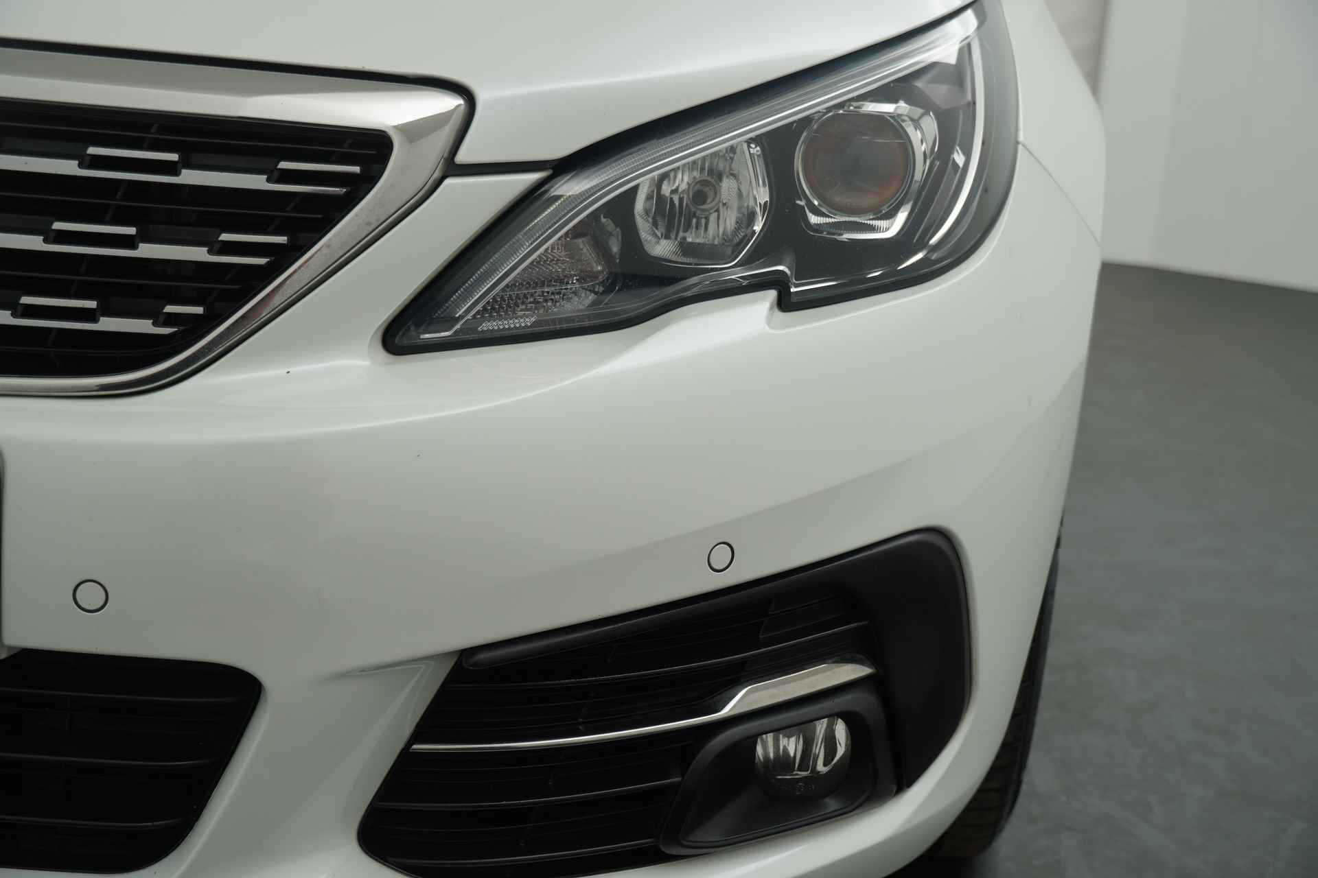 Peugeot 308 SW BWJ 2019 | 1.5 BlueHDi 131PK BL Premium automaat | PANO DAK | CLIMA | FULL LED | NAVI | PDC | CAMERA A | CARPLAY | PRIVACY GLASS | - 25/33