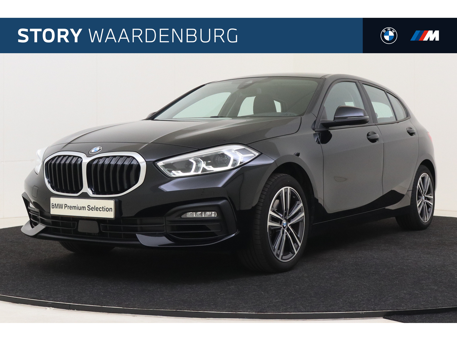 BMW 1-serie 118i High Executive Automaat / Trekhaak / Sportstoelen / LED / Live Cockpit Professional / Stoelverwarming / Leder