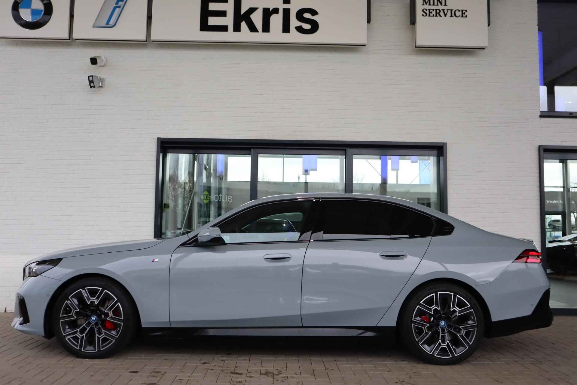 BMW i5 eDrive40 M Sportpakket Pro Travel Pack / Comfort Pack | Showroom Sale - 4/29