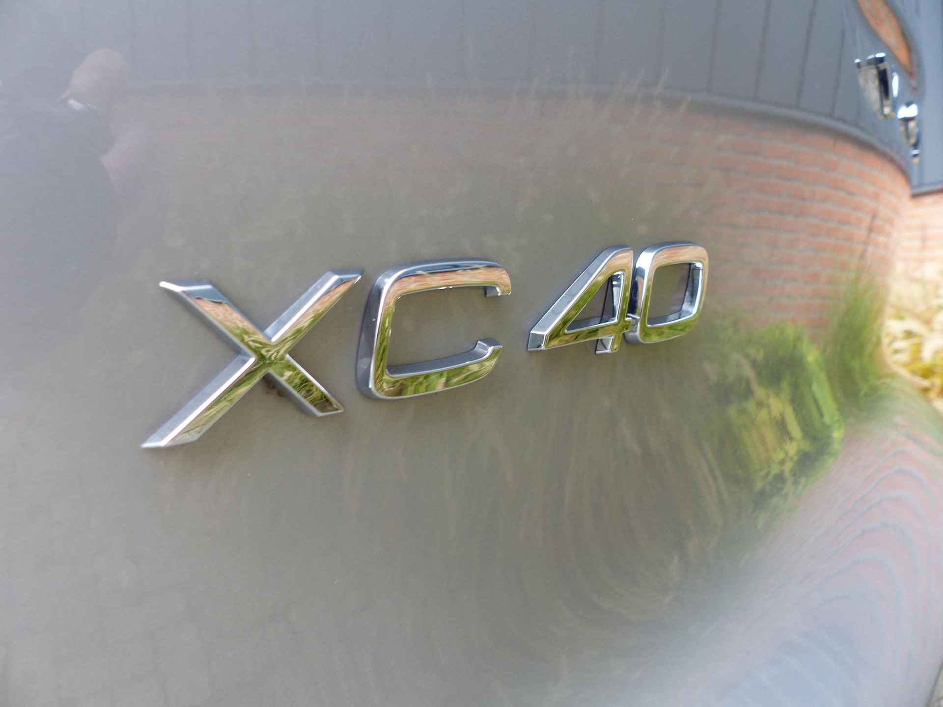 Volvo XC40 B4 Plus Dark - 29/35