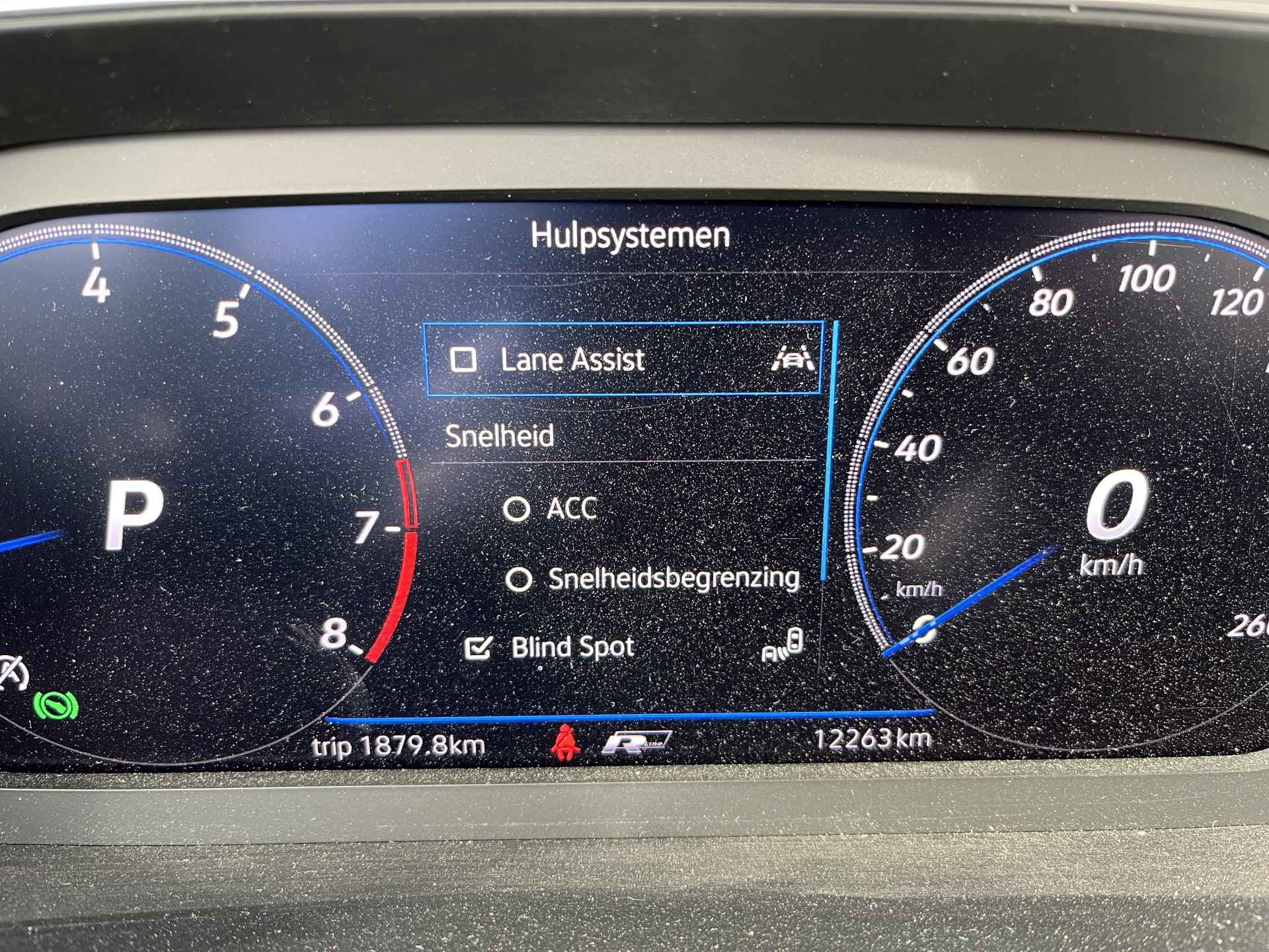 Volkswagen T-Roc Cabrio 1.5 TSI 2x R-Line / AUTOMAAT/ BEATS AUDIO/ CAMERA/ PARK. SENSOREN/ LED/ DODE HOEK/ STOEL VERWARM./ DIGITAL DASHBOARD/ ADAPT. CRUISE/ APP CONNECT/ NAVI/ CLIMA/ DAB/ 19" LMV/ - 13/28