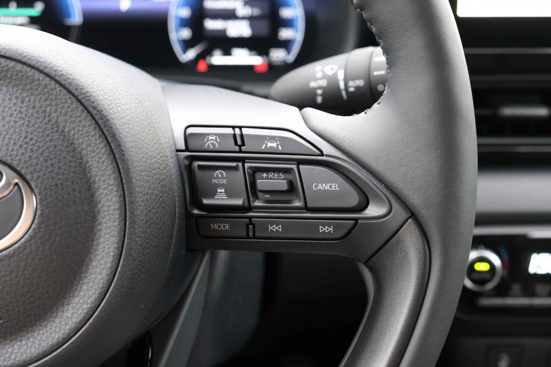 Toyota Yaris 1.5 Hybrid 130PK Automaat Launch Edition| Apple Carplay, Android - 20/40