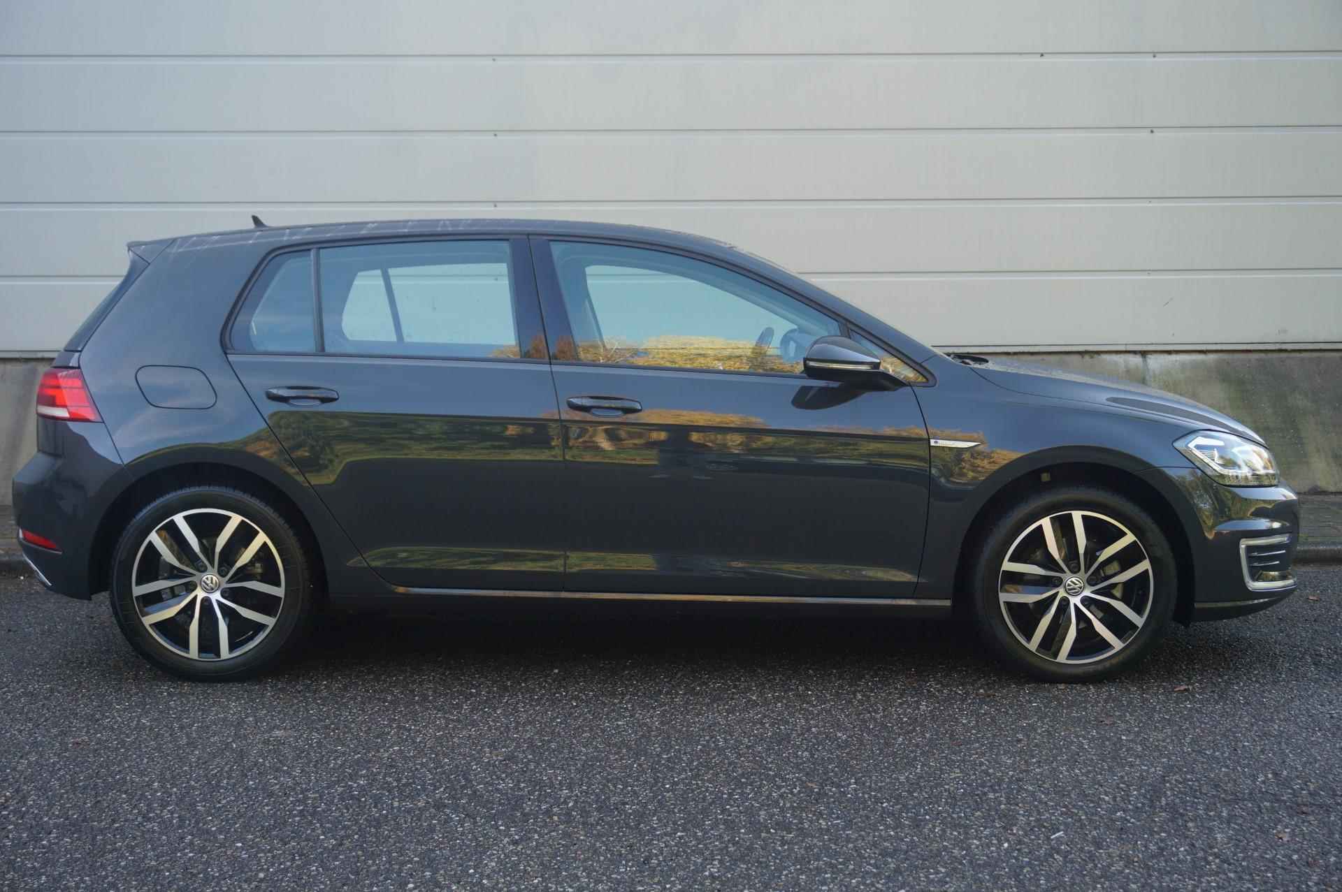 Volkswagen e-Golf 136pk E-DITION |SoH 91%| Navigatie | Apple Carplay/Android Auto | Adaptive Cruise - 3/39