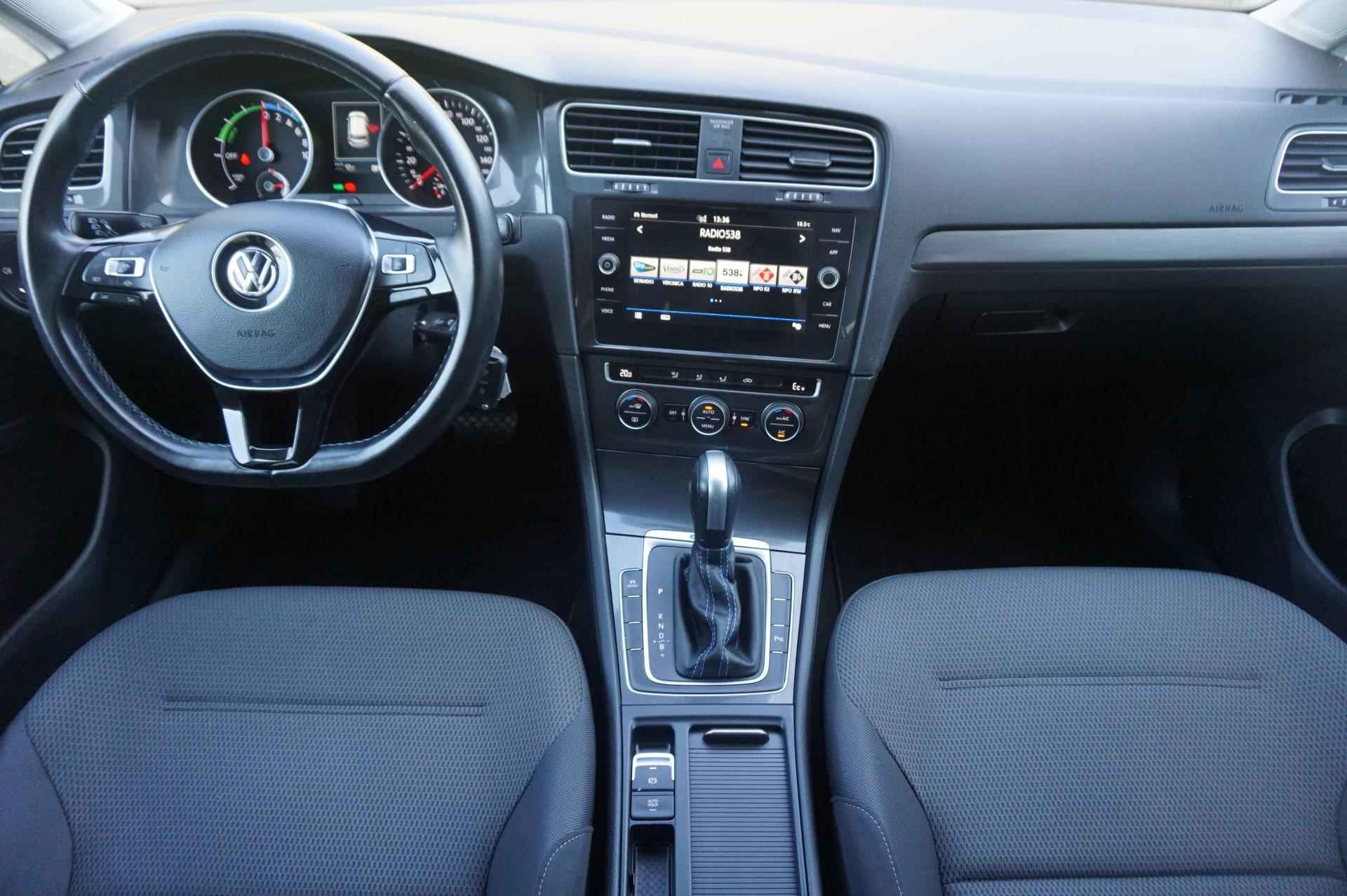 Volkswagen e-Golf 136pk E-DITION |SoH 91%| Navigatie | Apple Carplay/Android Auto | Adaptive Cruise - 5/39