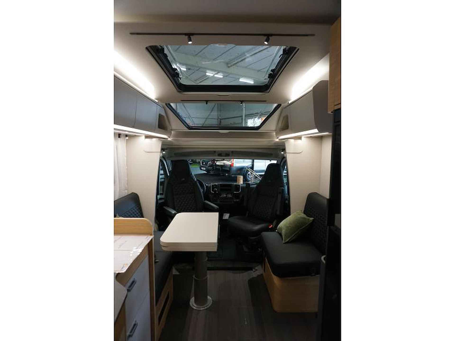 Adria Coral Axess 650 DL ACTIE MODEL/AUTOMAAT - 4/14