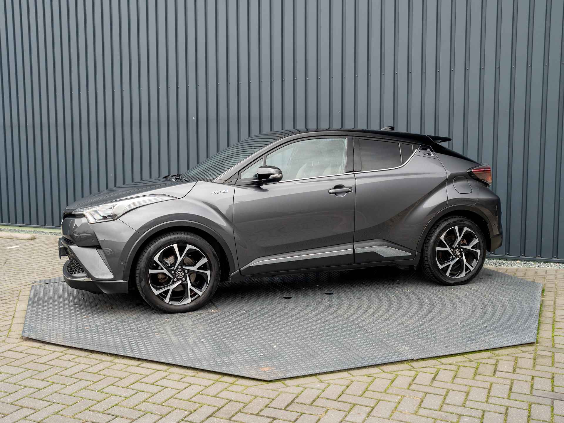 Toyota C-HR 1.8 Hybrid Bi-Tone Executive Ultimate | Trekhaak afnb. | Leder | JBL | Full LED | Prijs Rijklaar!! - 3/46