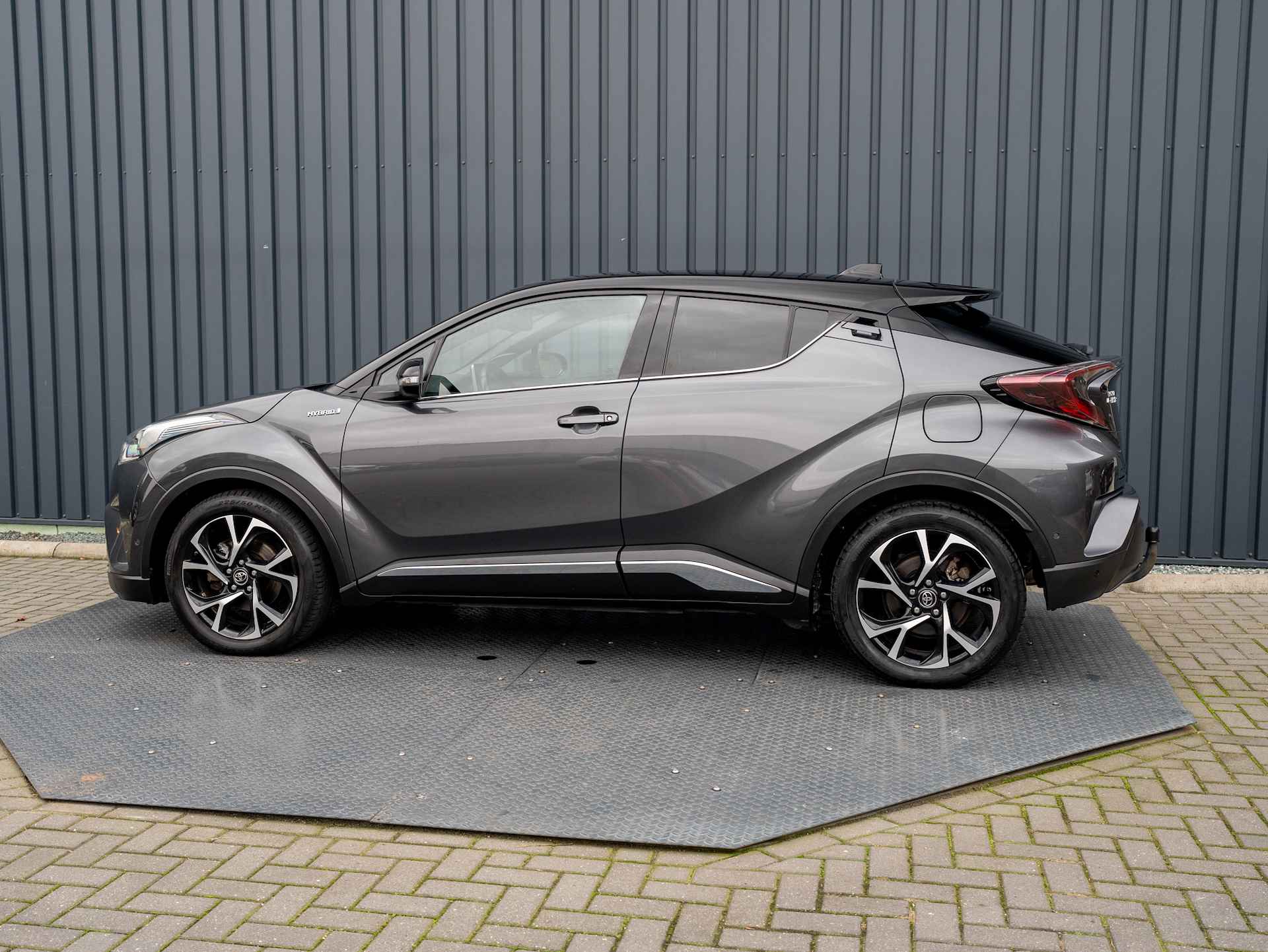 Toyota C-HR 1.8 Hybrid Bi-Tone Executive Ultimate | Trekhaak afnb. | Leder | JBL | Full LED | Prijs Rijklaar!! - 4/46