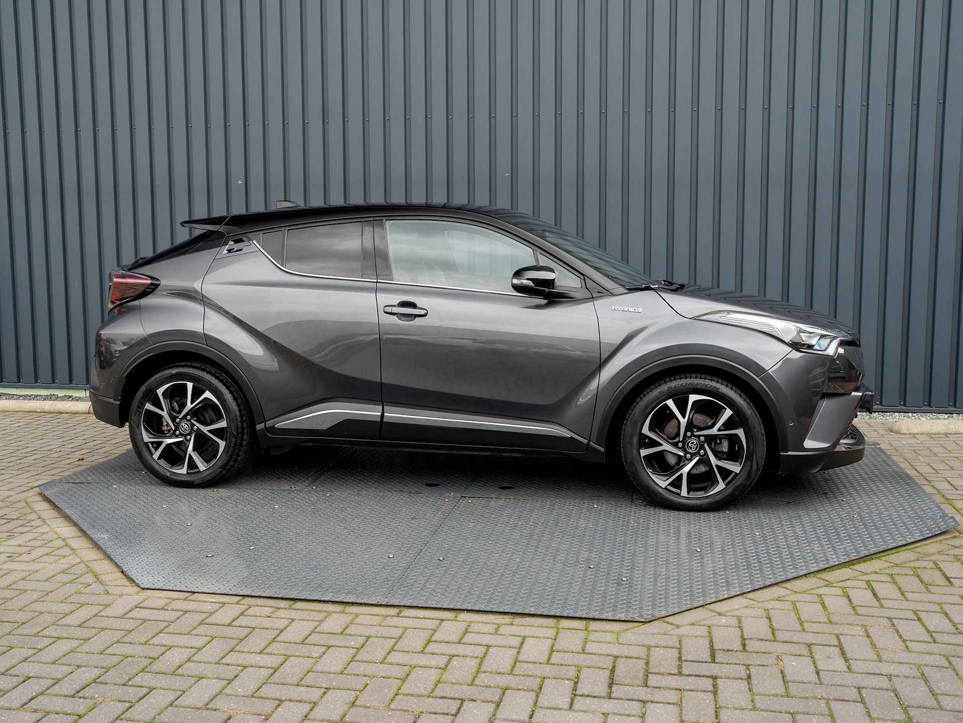 Toyota C-HR 1.8 Hybrid Bi-Tone Executive Ultimate | Trekhaak afnb. | Leder | JBL | Full LED | Prijs Rijklaar!! - 21/46