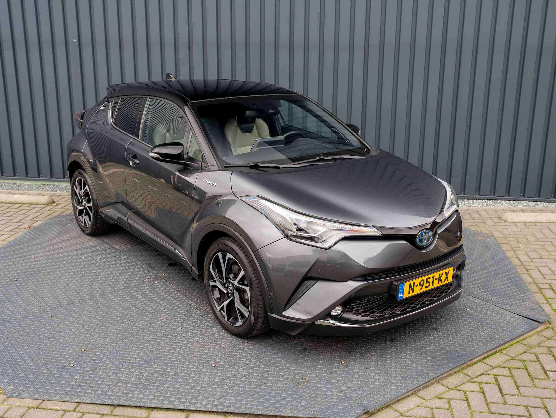 Toyota C-HR 1.8 Hybrid Bi-Tone Executive Ultimate | Trekhaak afnb. | Leder | JBL | Full LED | Prijs Rijklaar!! - 37/46