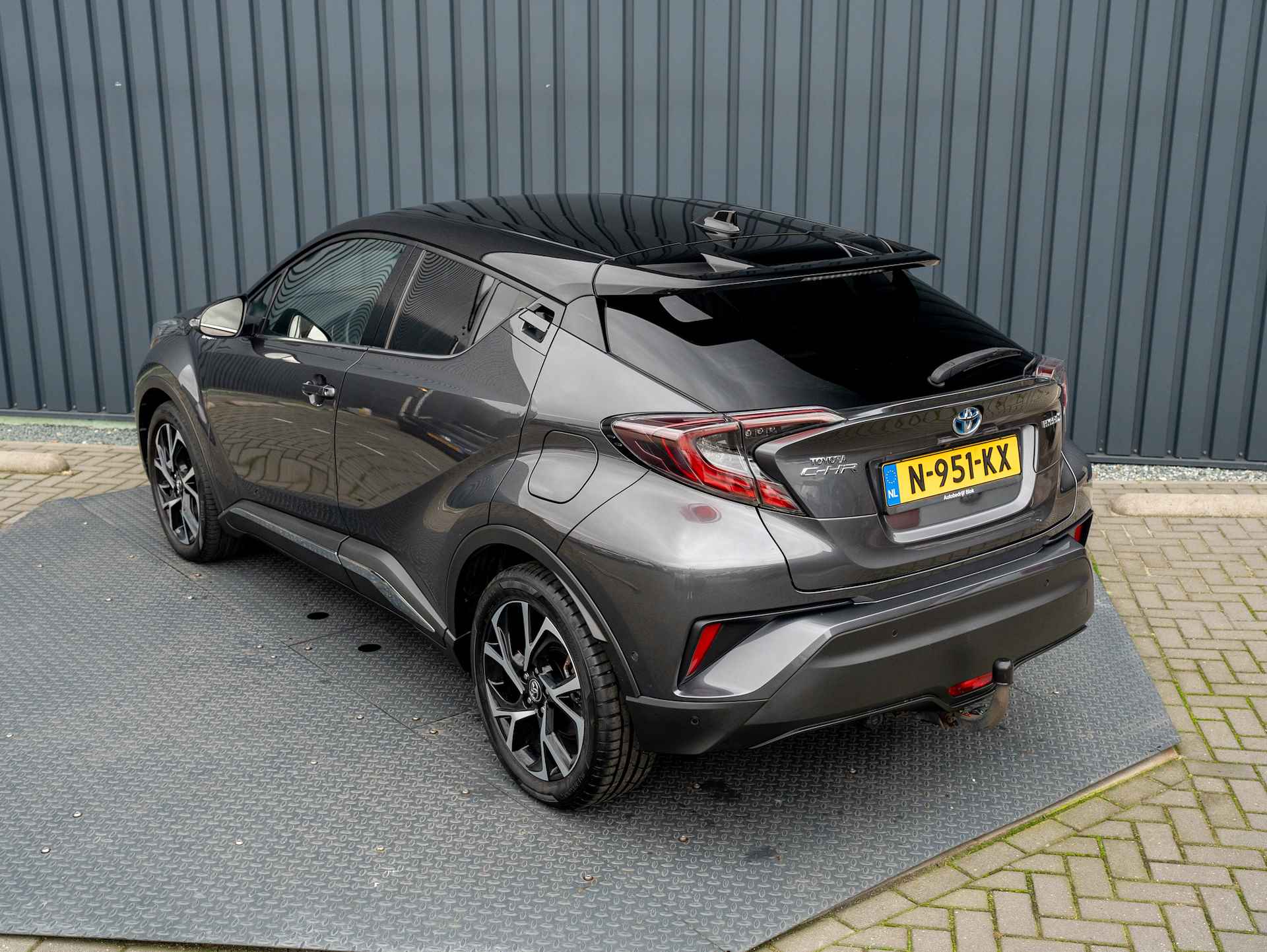 Toyota C-HR 1.8 Hybrid Bi-Tone Executive Ultimate | Trekhaak afnb. | Leder | JBL | Full LED | Prijs Rijklaar!! - 38/46